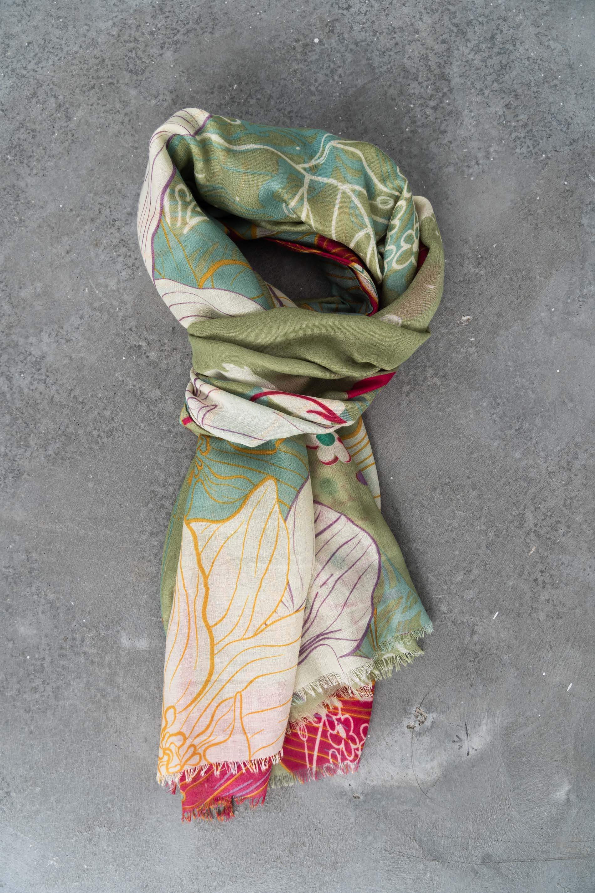 FOULARD FLORES COMBINADAS VERDE