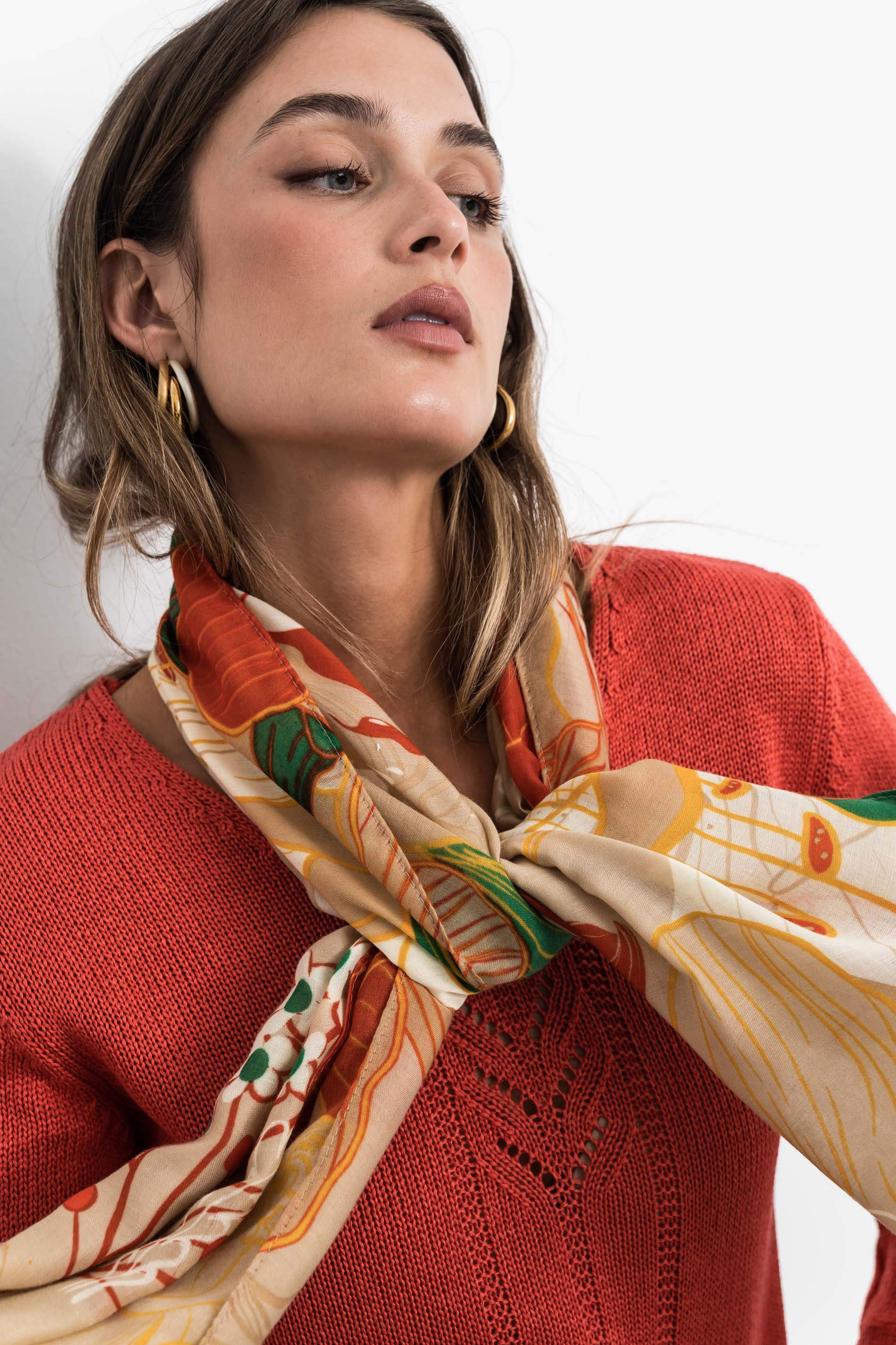 FOULARD FLORES COMBINADAS BEIGE