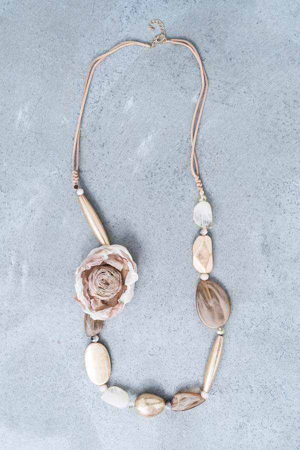 COLLAR LARGO FLOR