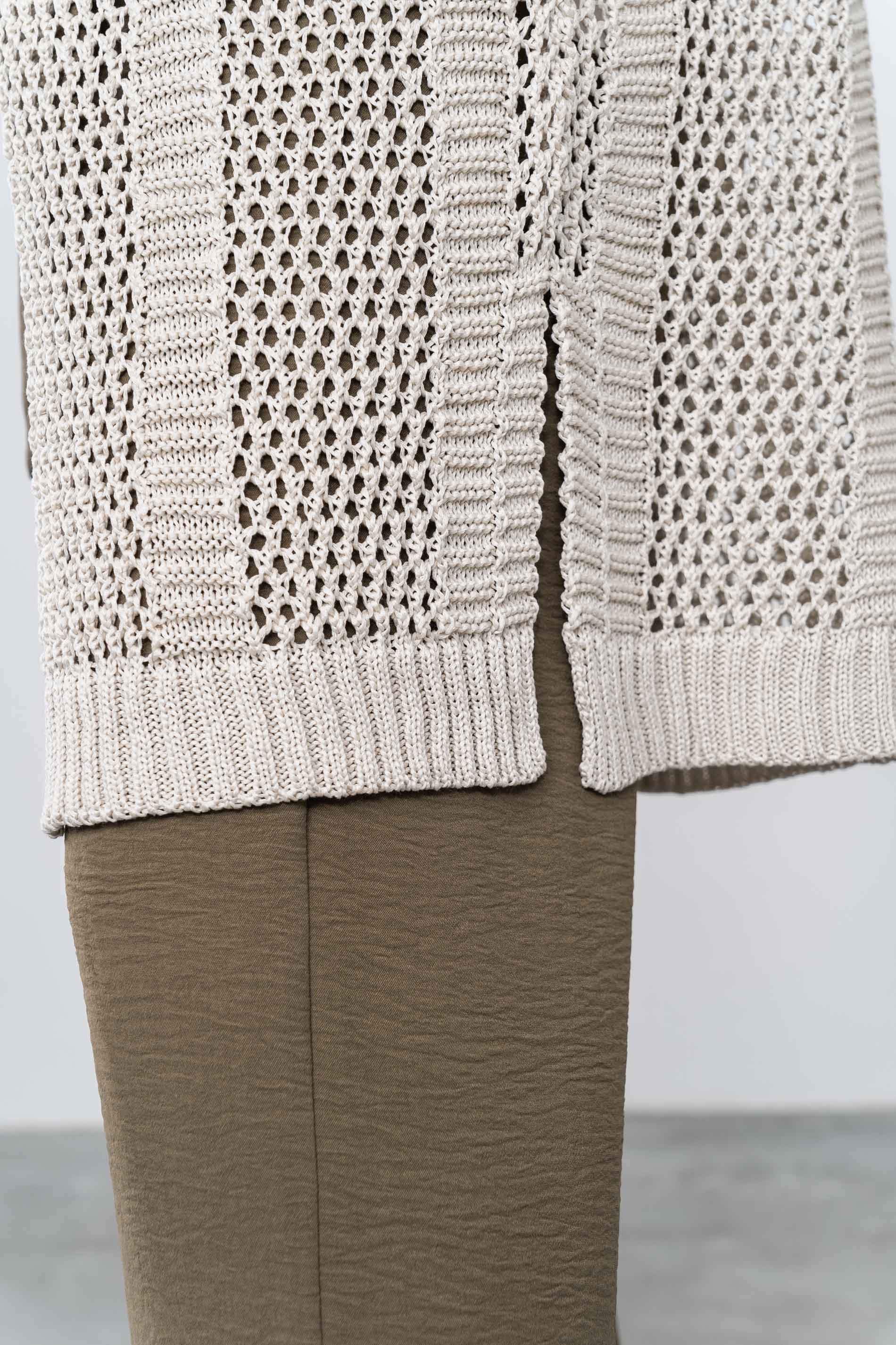 CHALECO TIRAS CALADOS ARENA