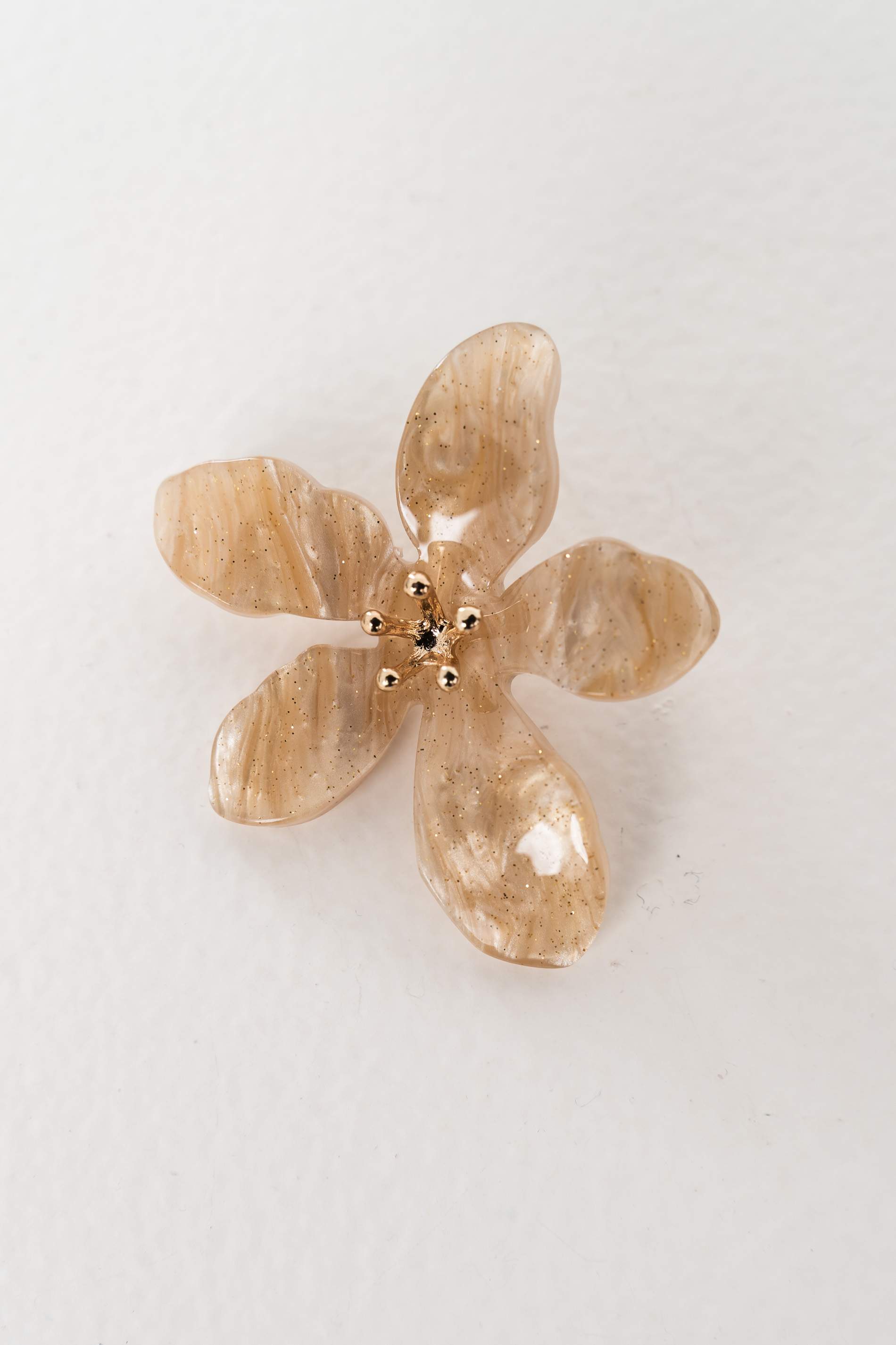 PENDIENTE FLOR RESINA BEIGE