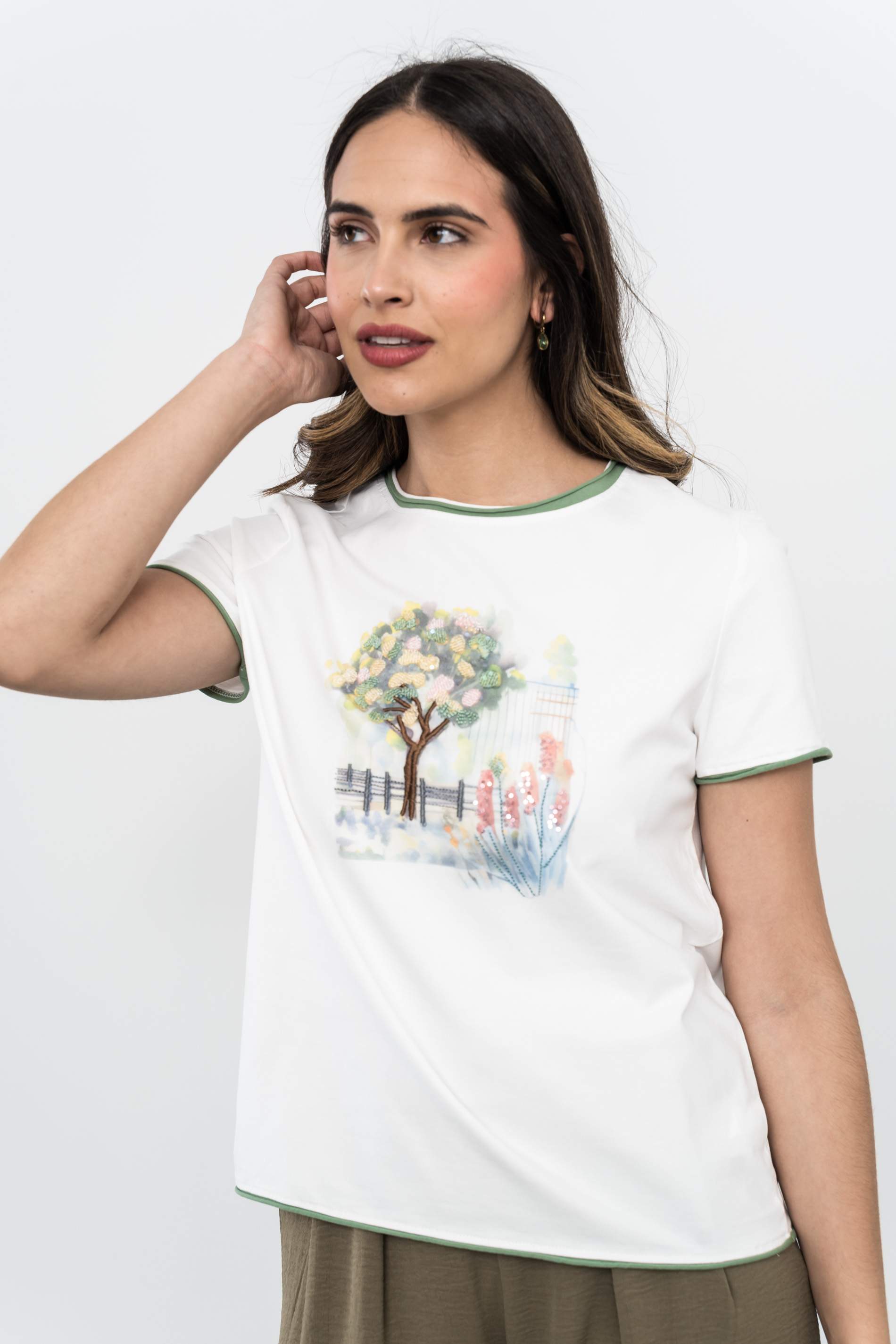 CAMISETA ÁRBOL BORDADO CRUDO