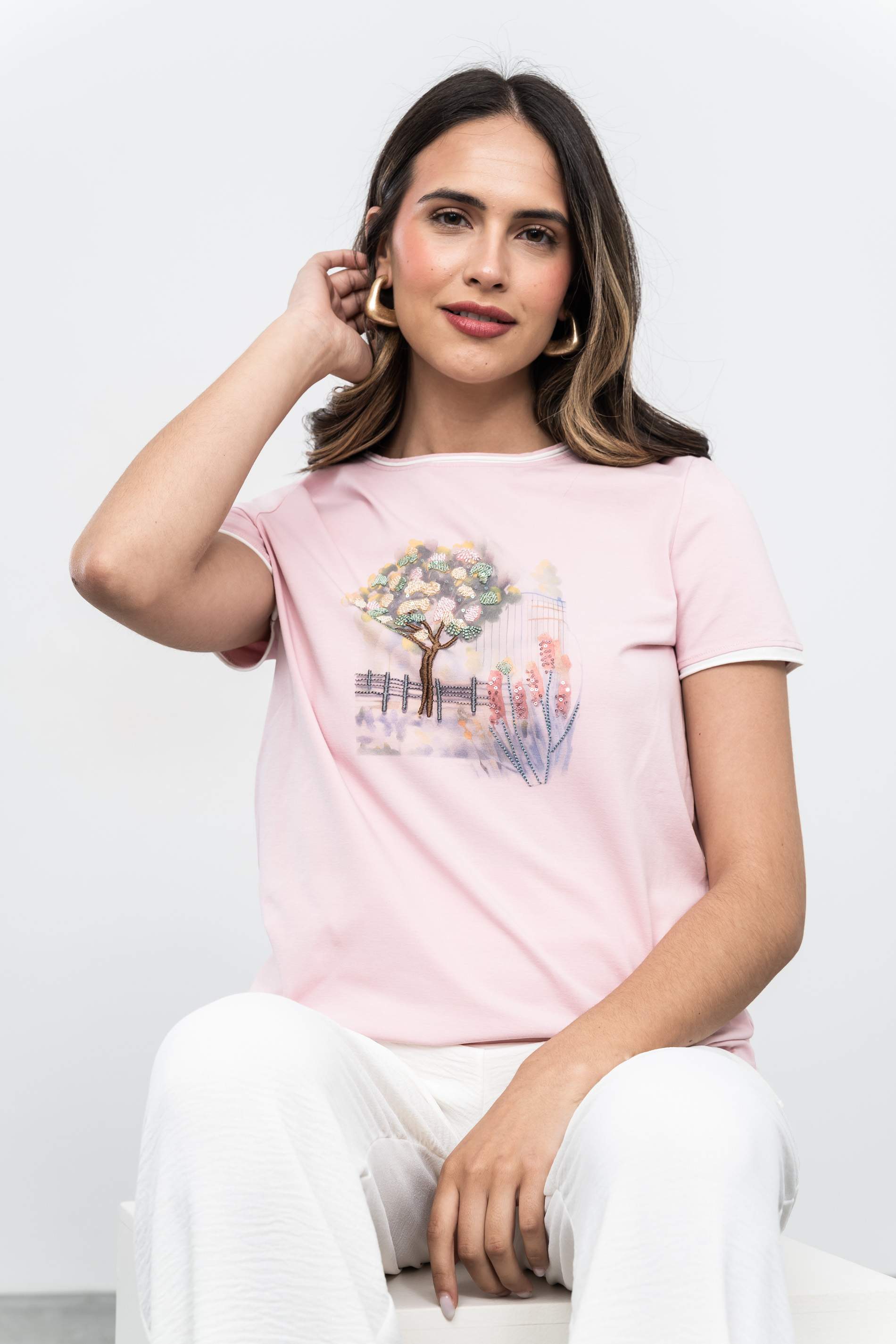 CAMISETA ÁRBOL BORDADO ROSA