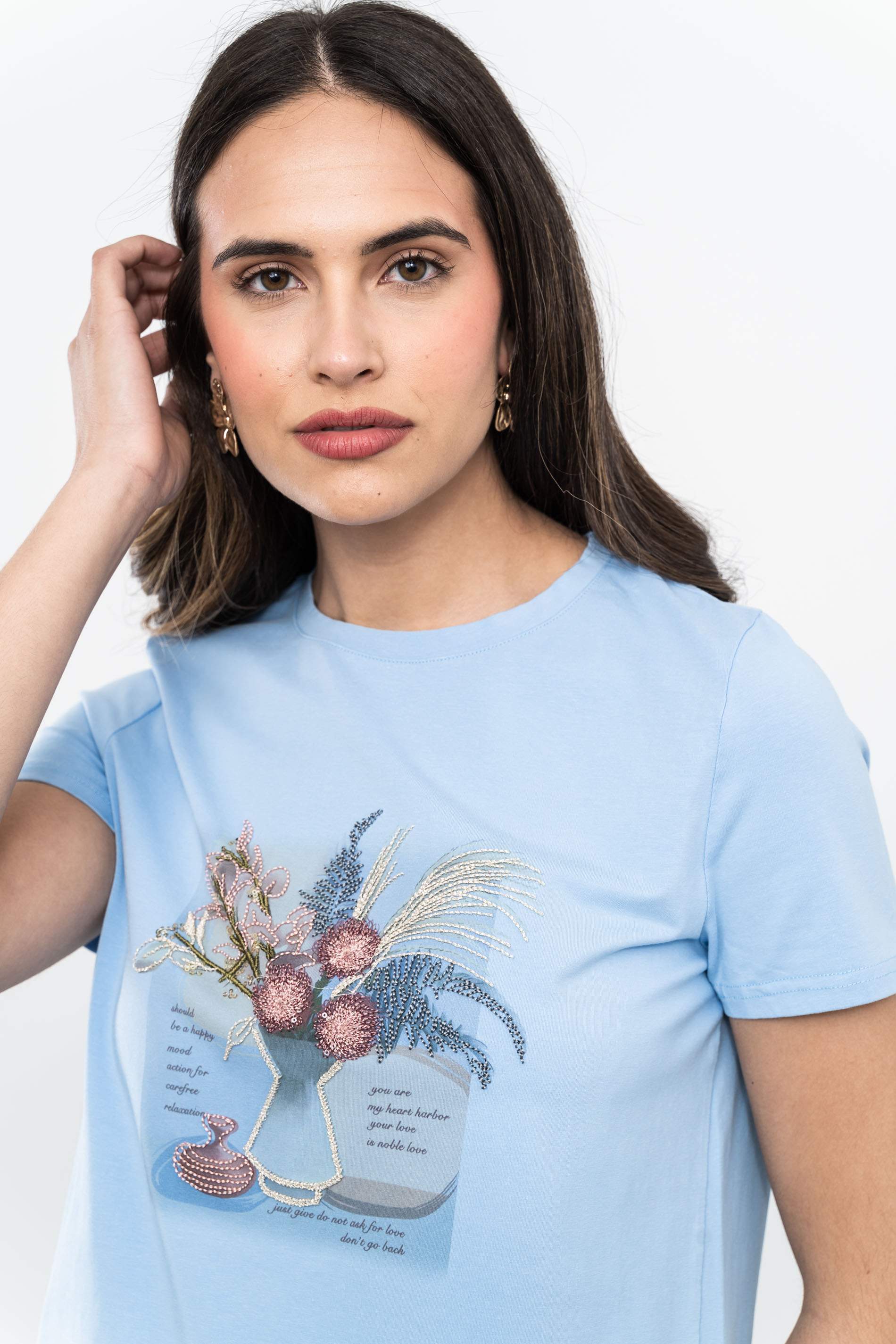 CAMISETA JARRÓN BORDADOS AZUL