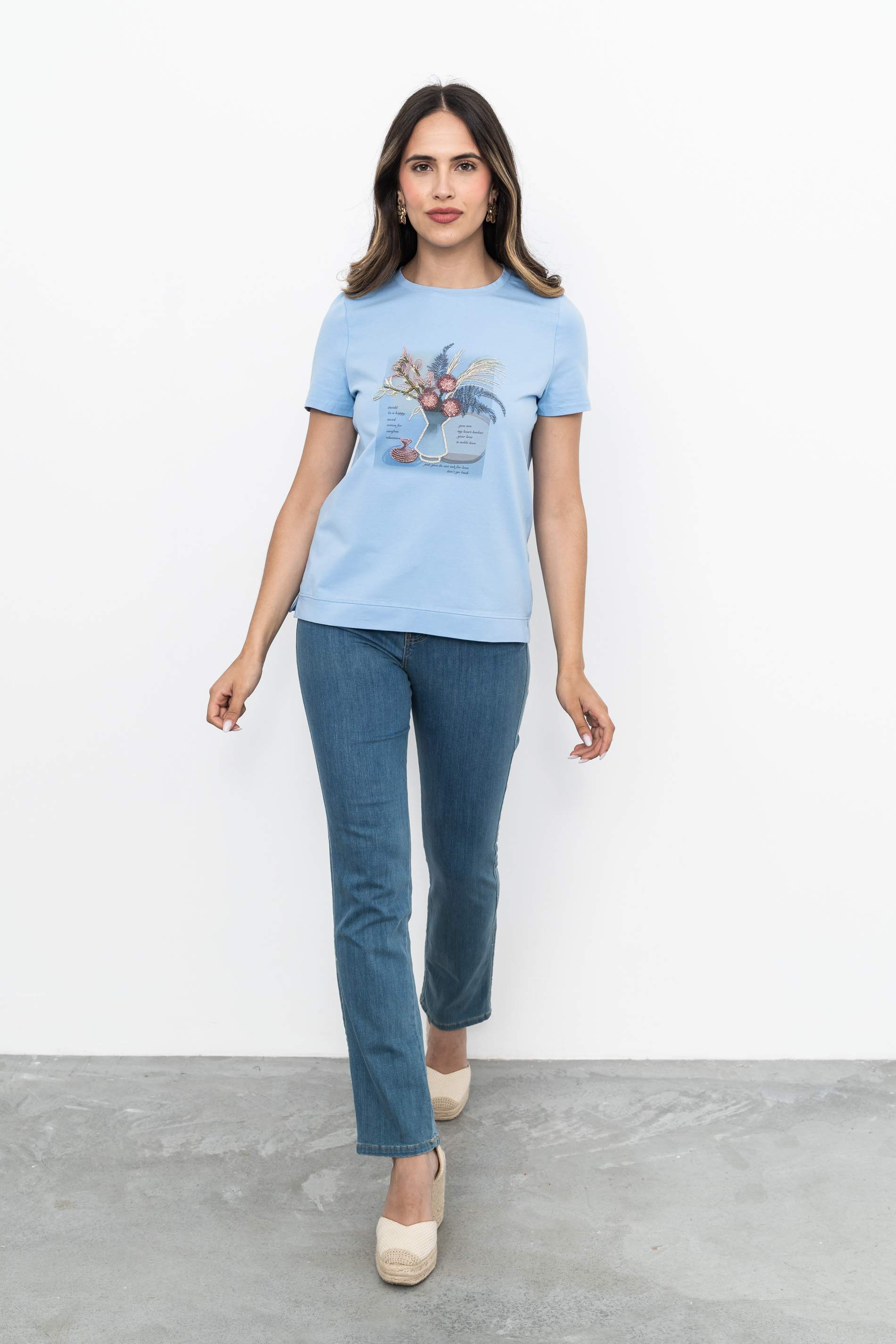 CAMISETA JARRÓN BORDADOS AZUL