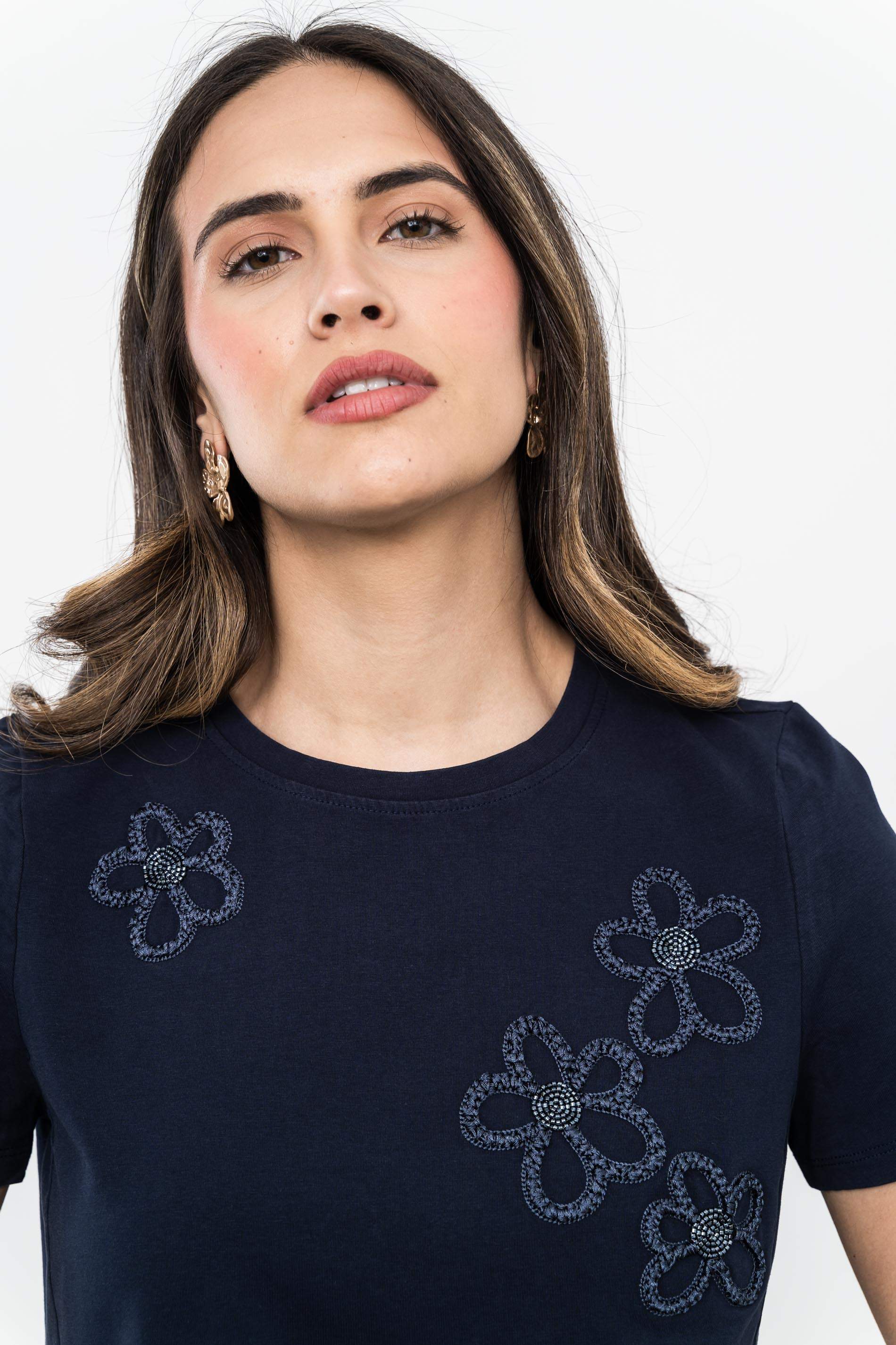 CAMISETA FLOR BOLITAS MARINO