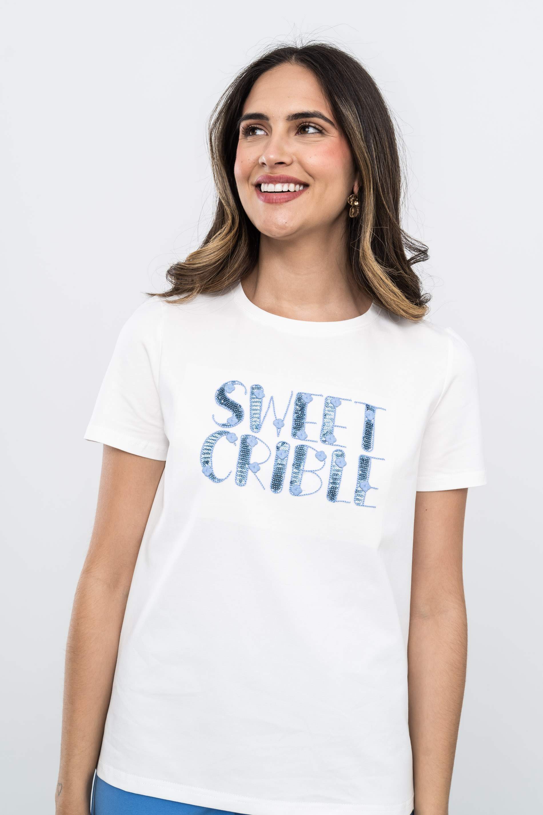 CAMISETA BORDADO SWEET CRUDO