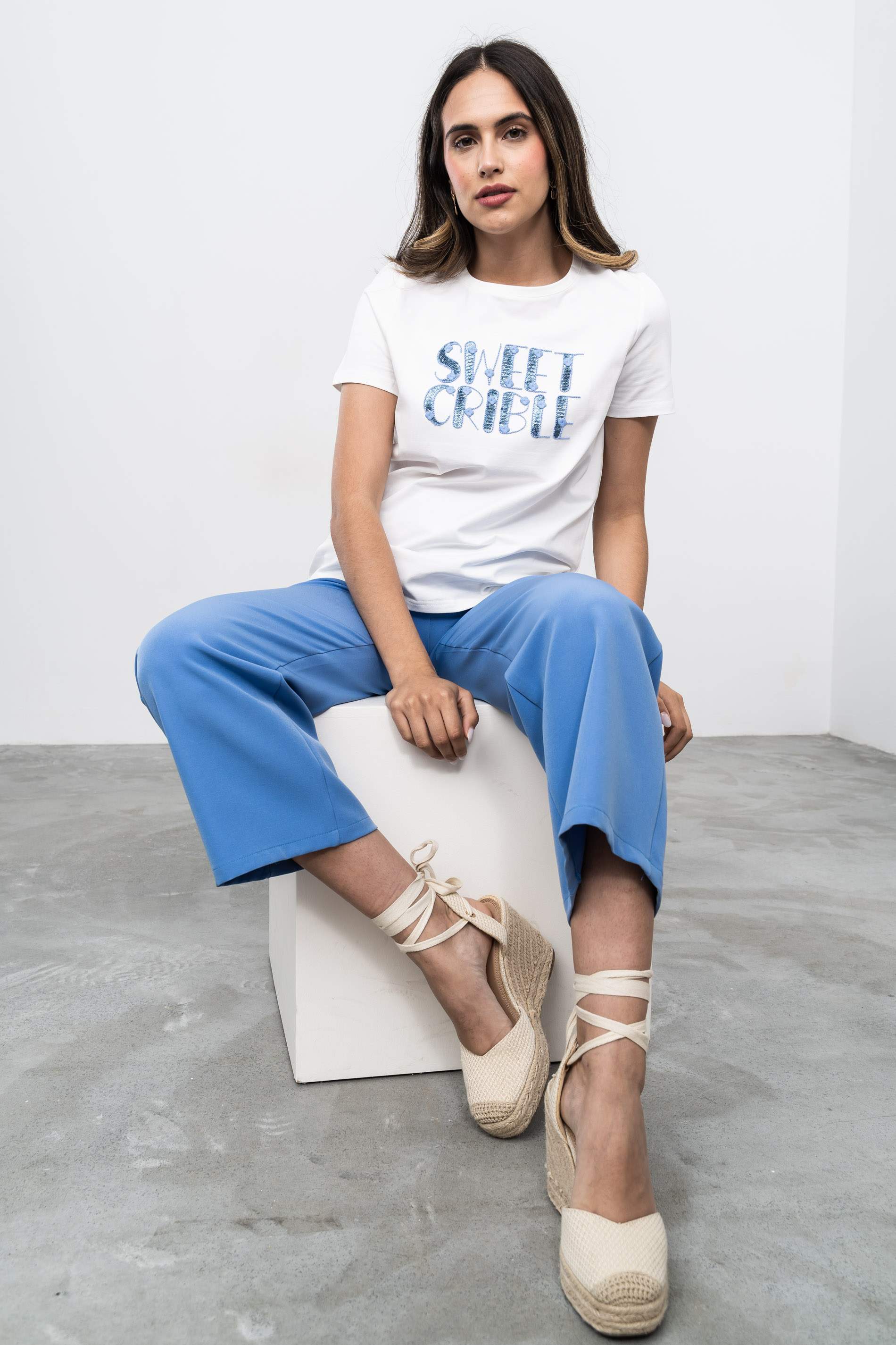 CAMISETA BORDADO SWEET CRUDO