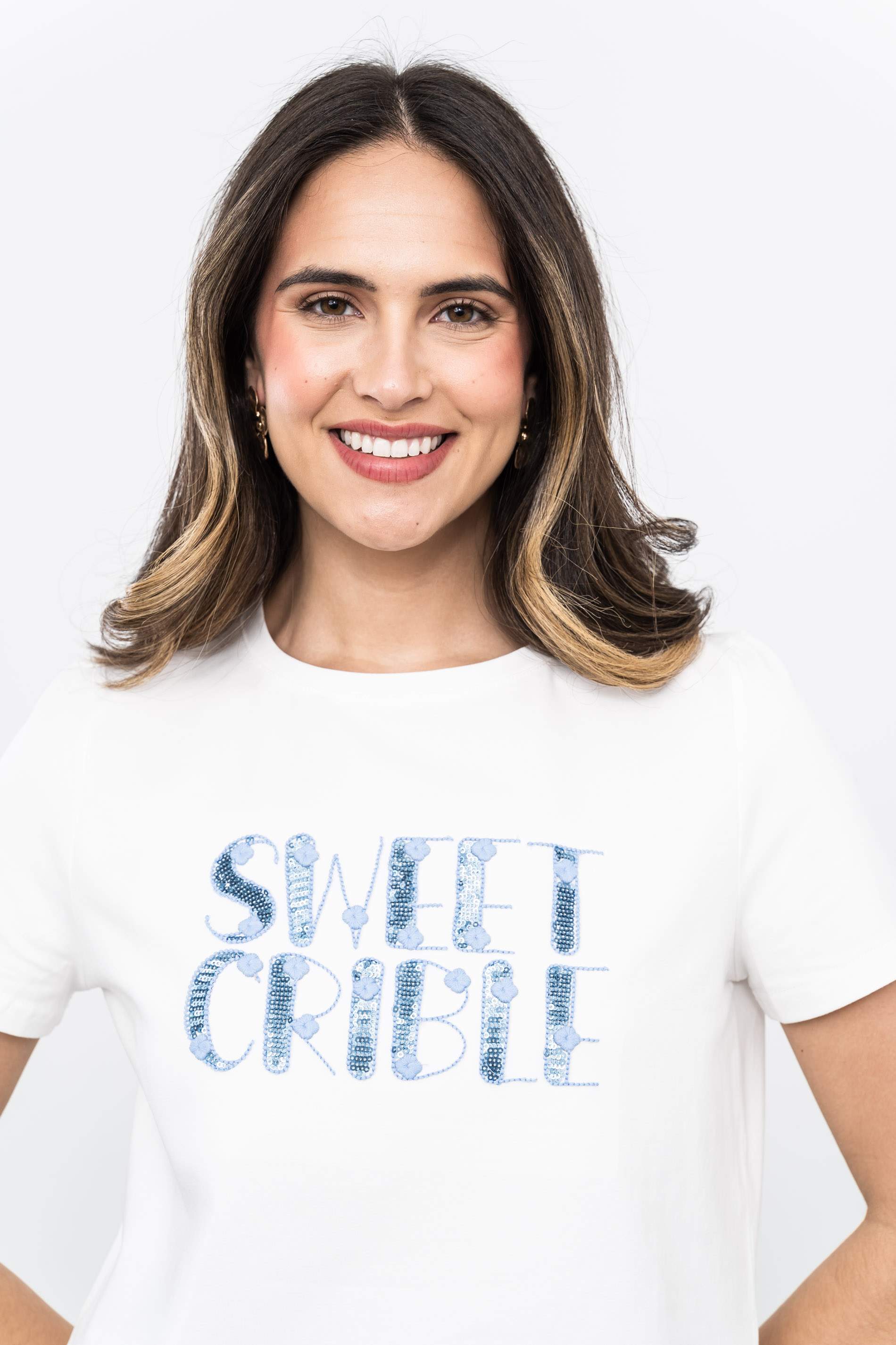 CAMISETA BORDADO SWEET CRUDO