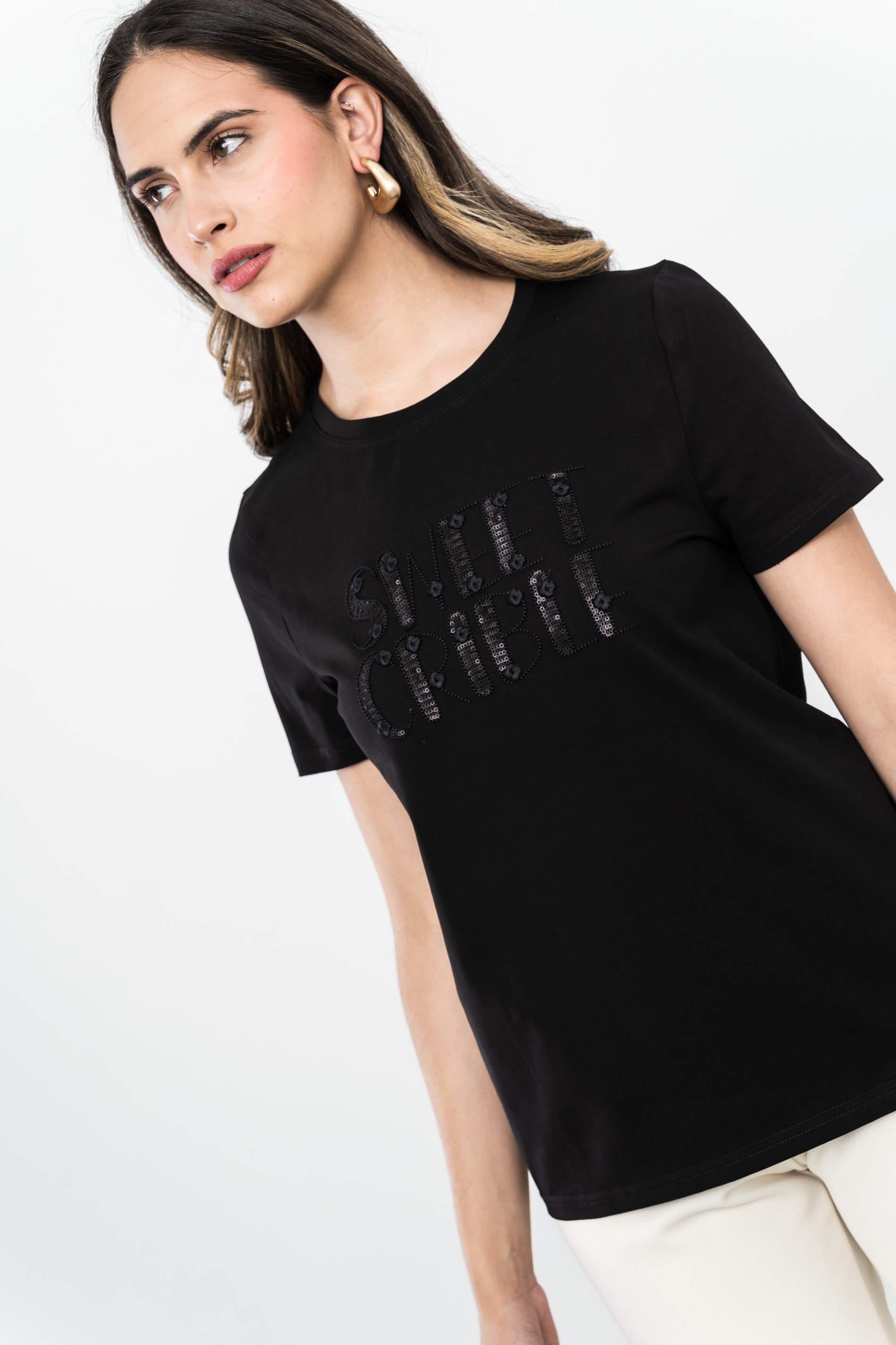 CAMISETA BORDADO SWEET NEGRO