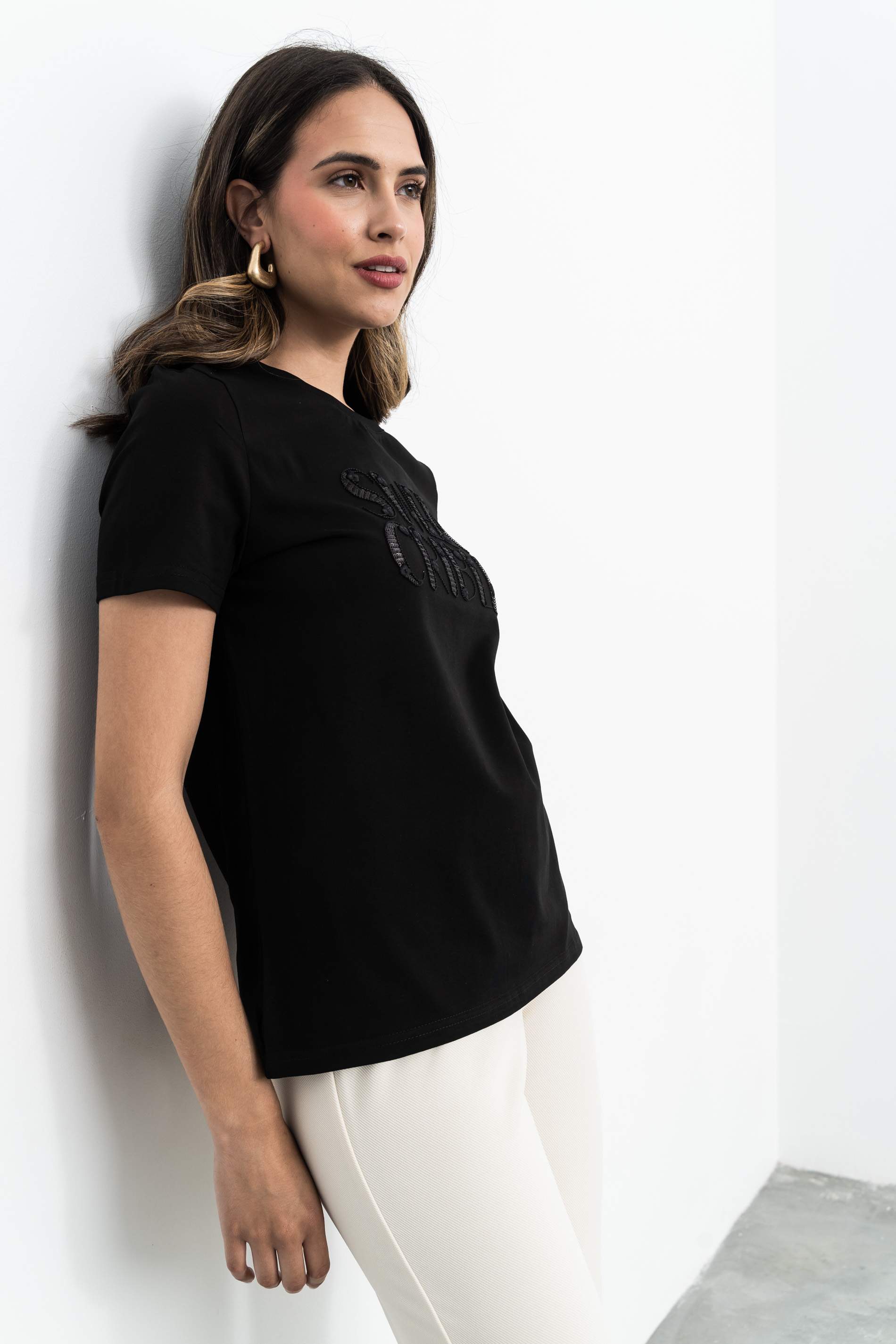 CAMISETA BORDADO SWEET NEGRO