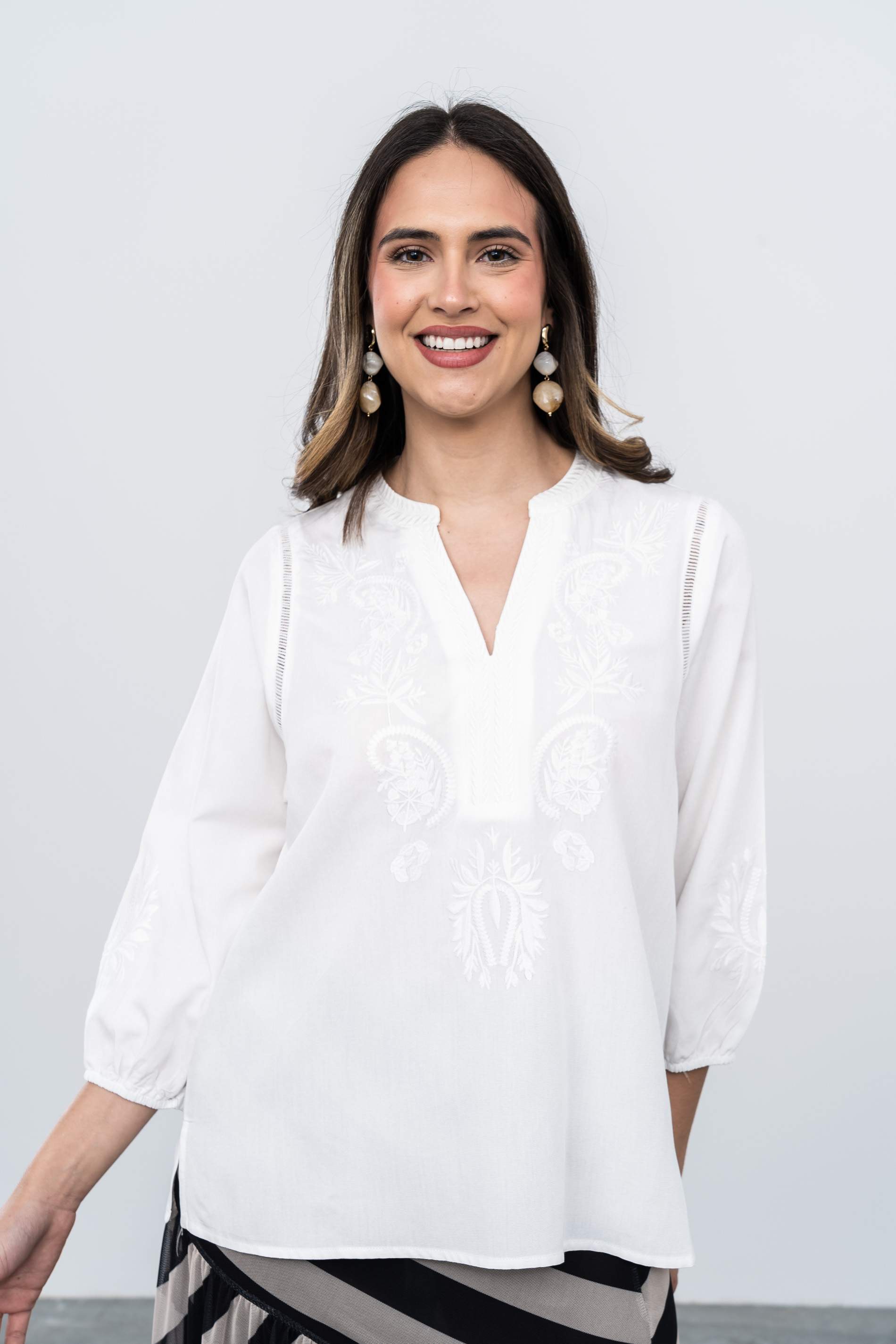 BLUSA BORDADOS DELANTERO