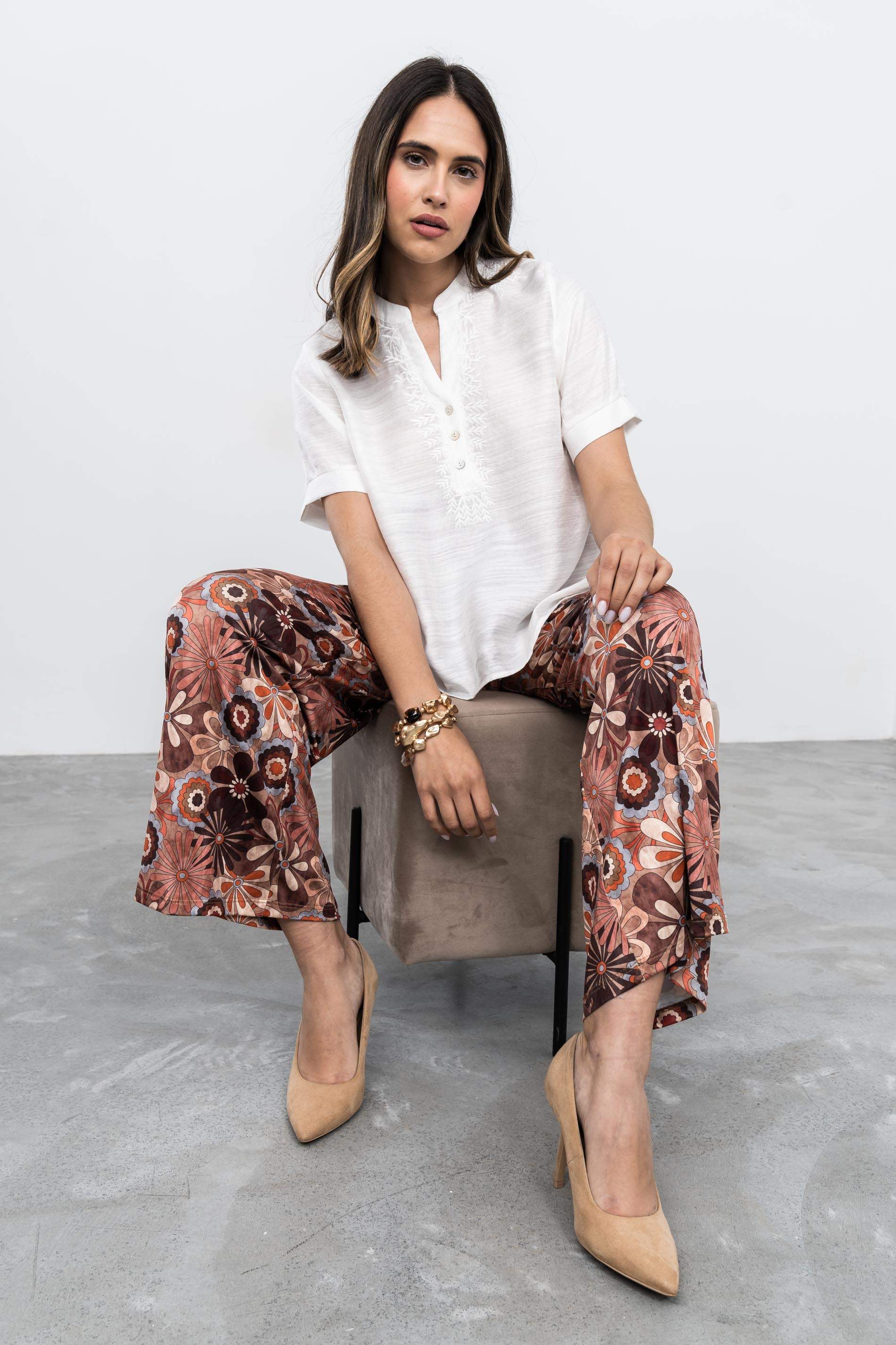 BLUSA BORDADOS TIRA BOTÓN