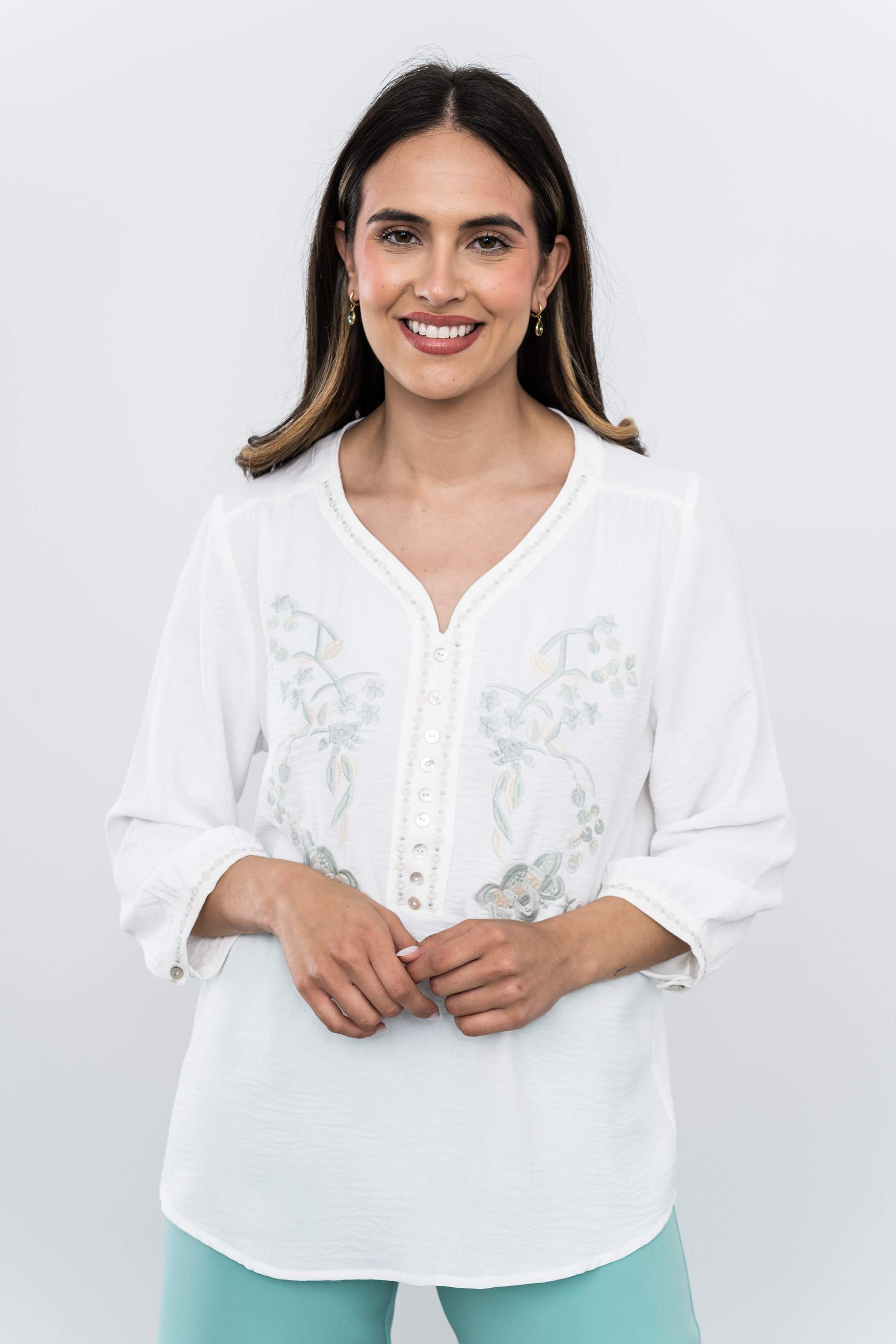 BLUSA BORDADOS BICOLOR