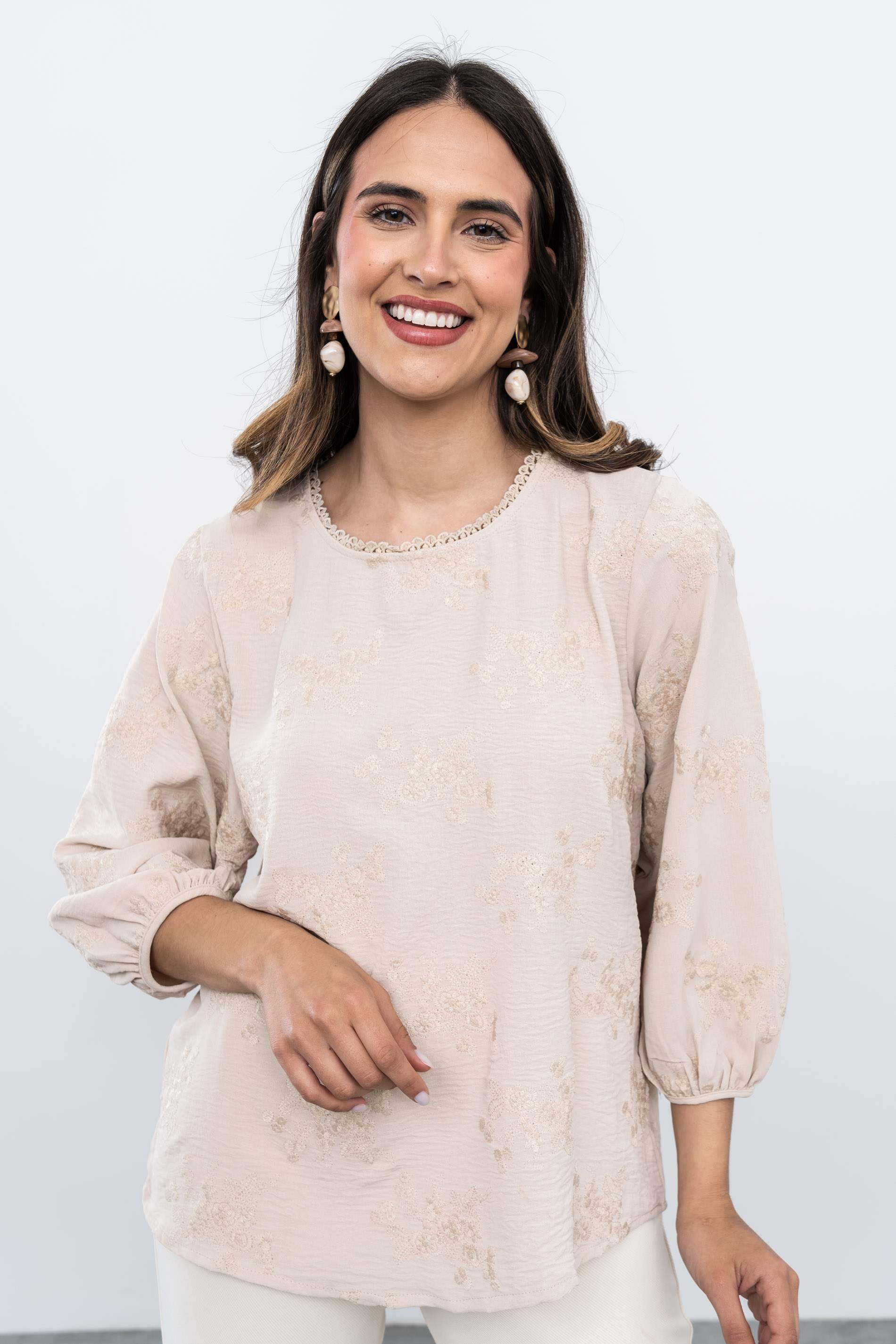 BLUSA BORDADOS MANGA ABULLONADA