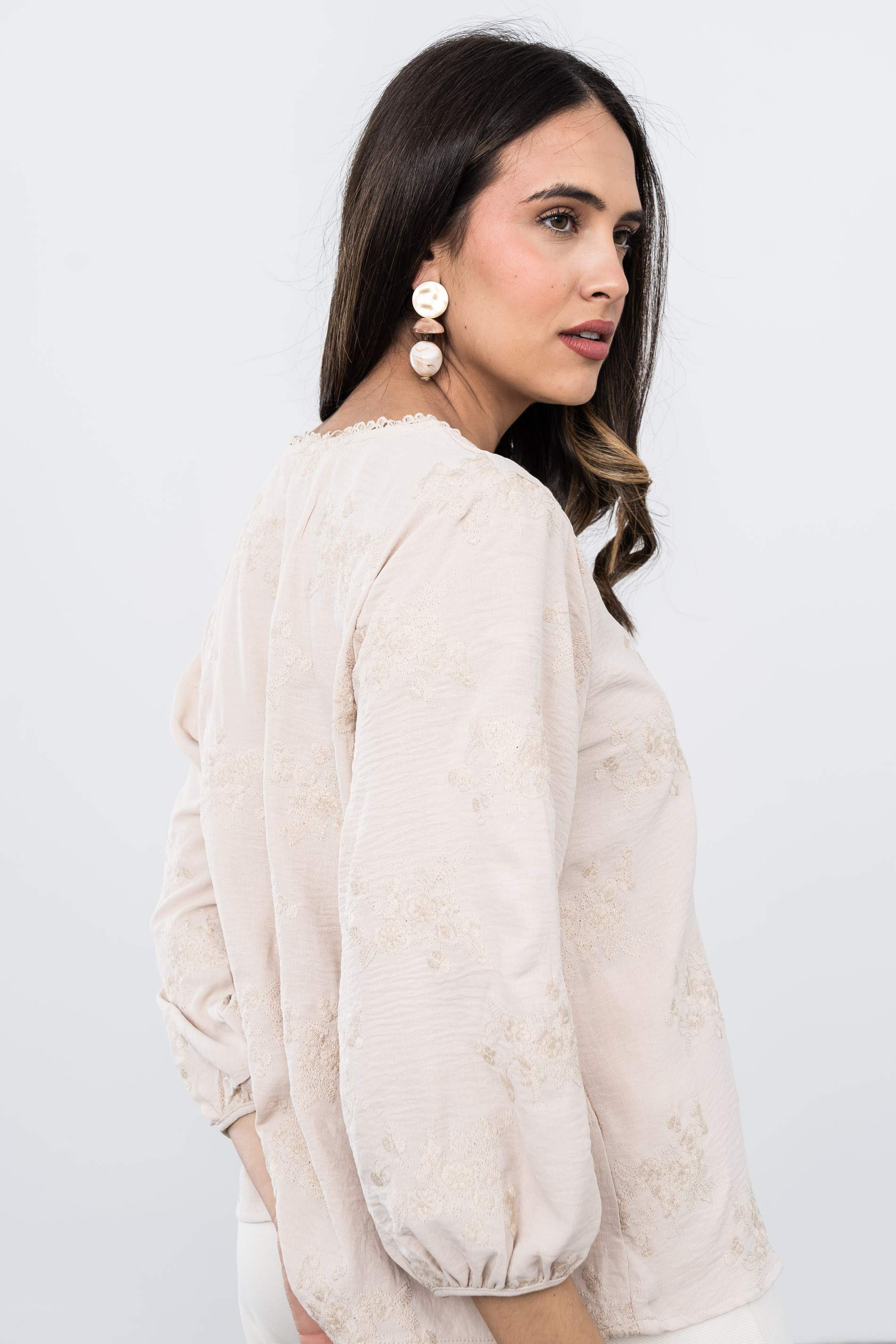 BLUSA BORDADOS MANGA ABULLONADA