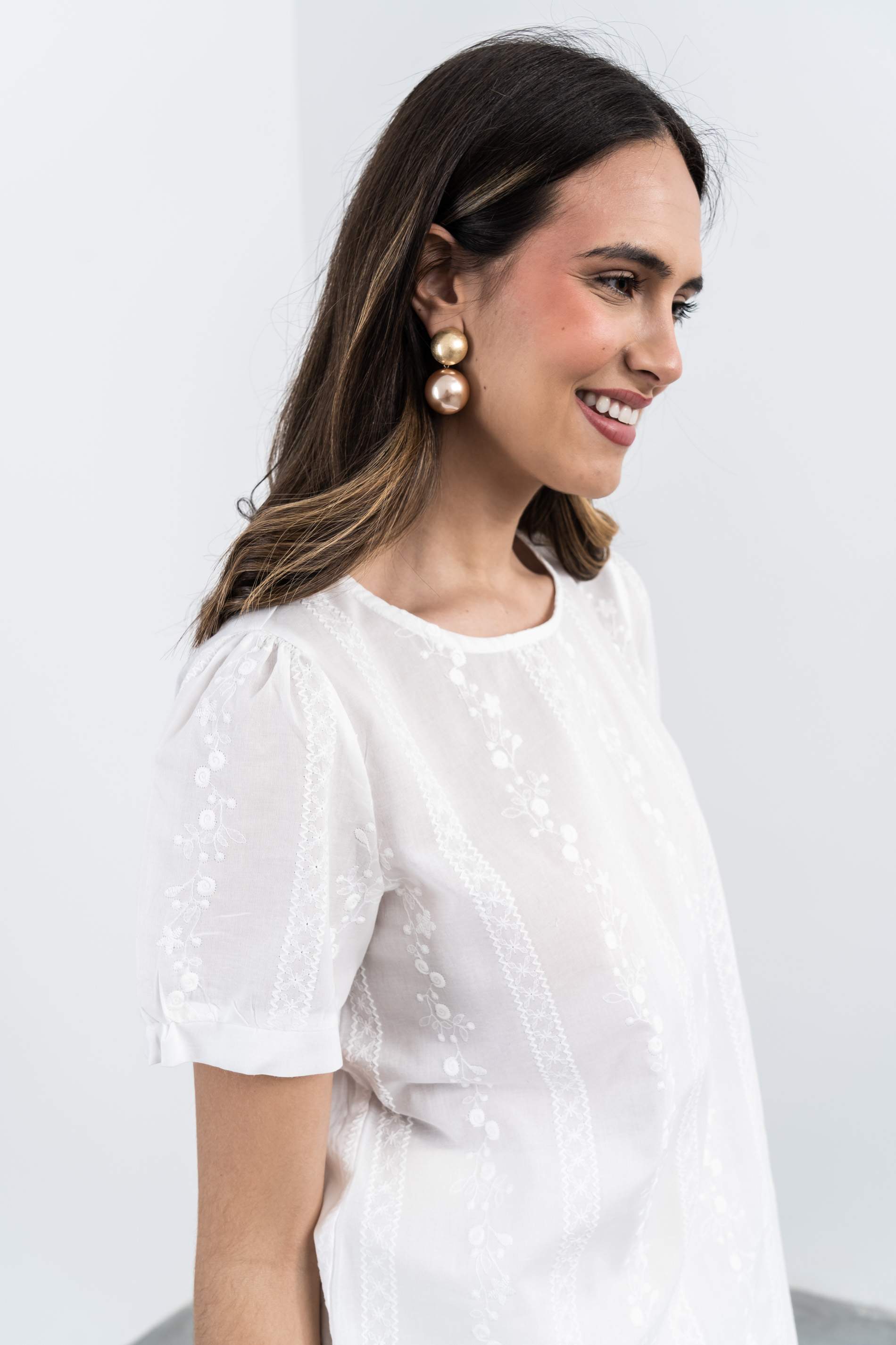 BLUSA BORDADOS FLORECITAS