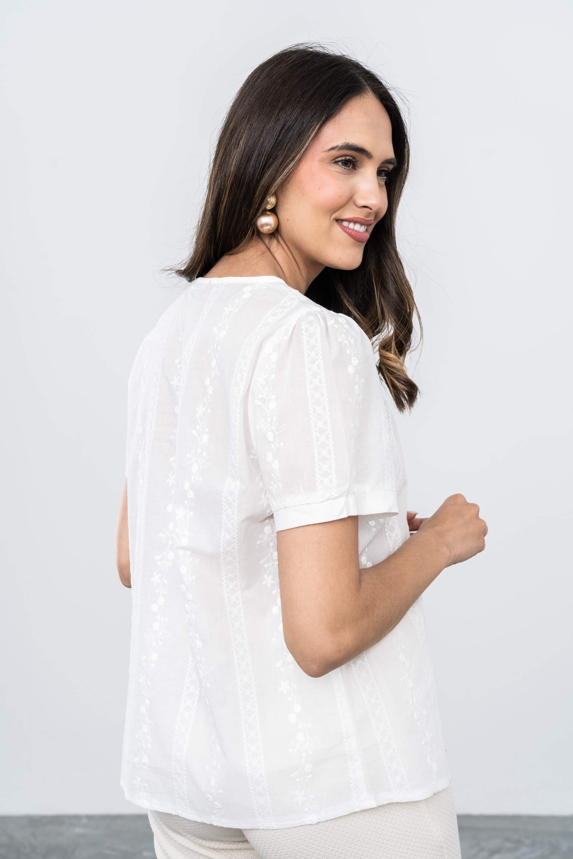 BLUSA BORDADOS FLORECITAS