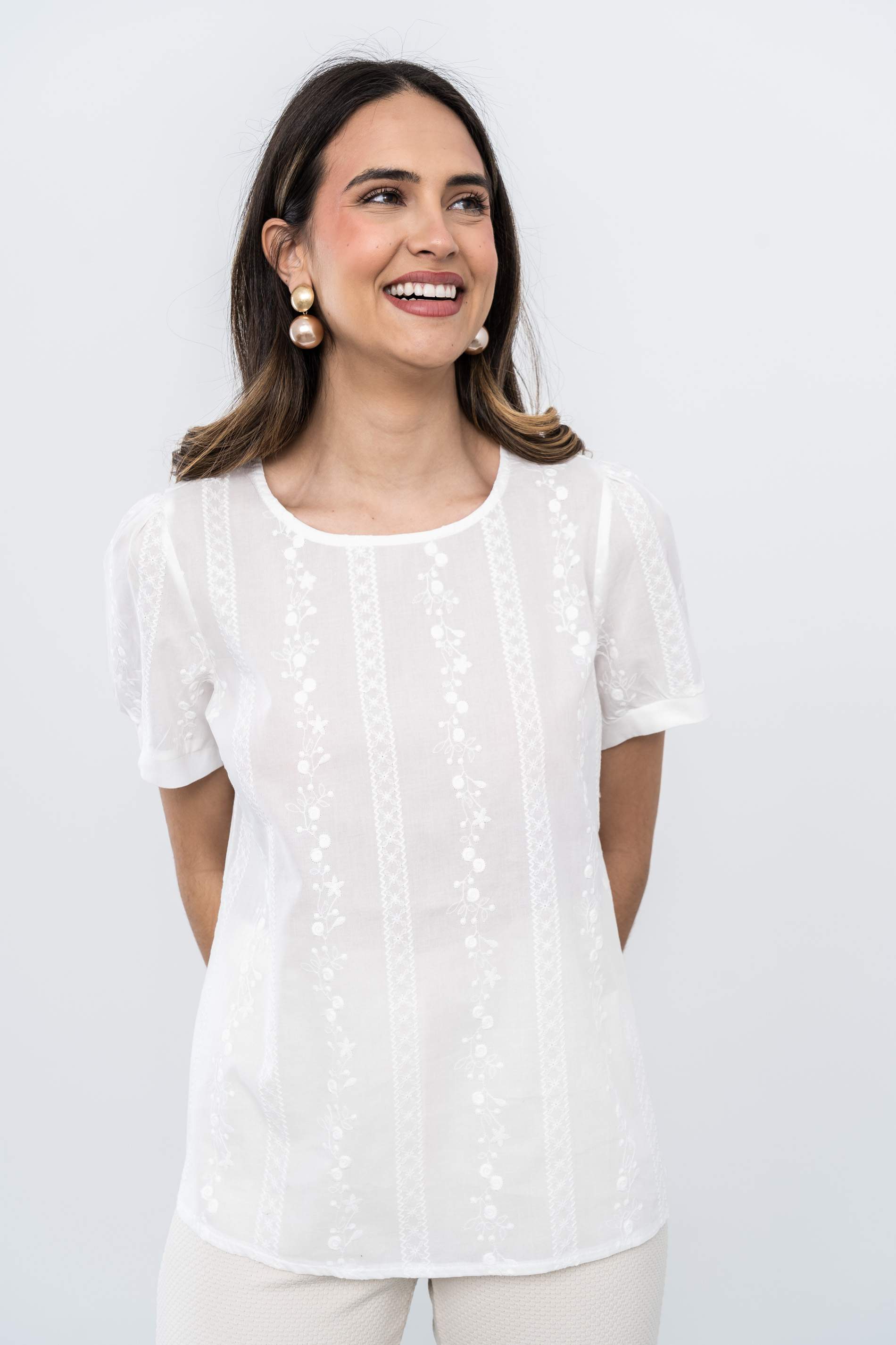 BLUSA BORDADOS FLORECITAS