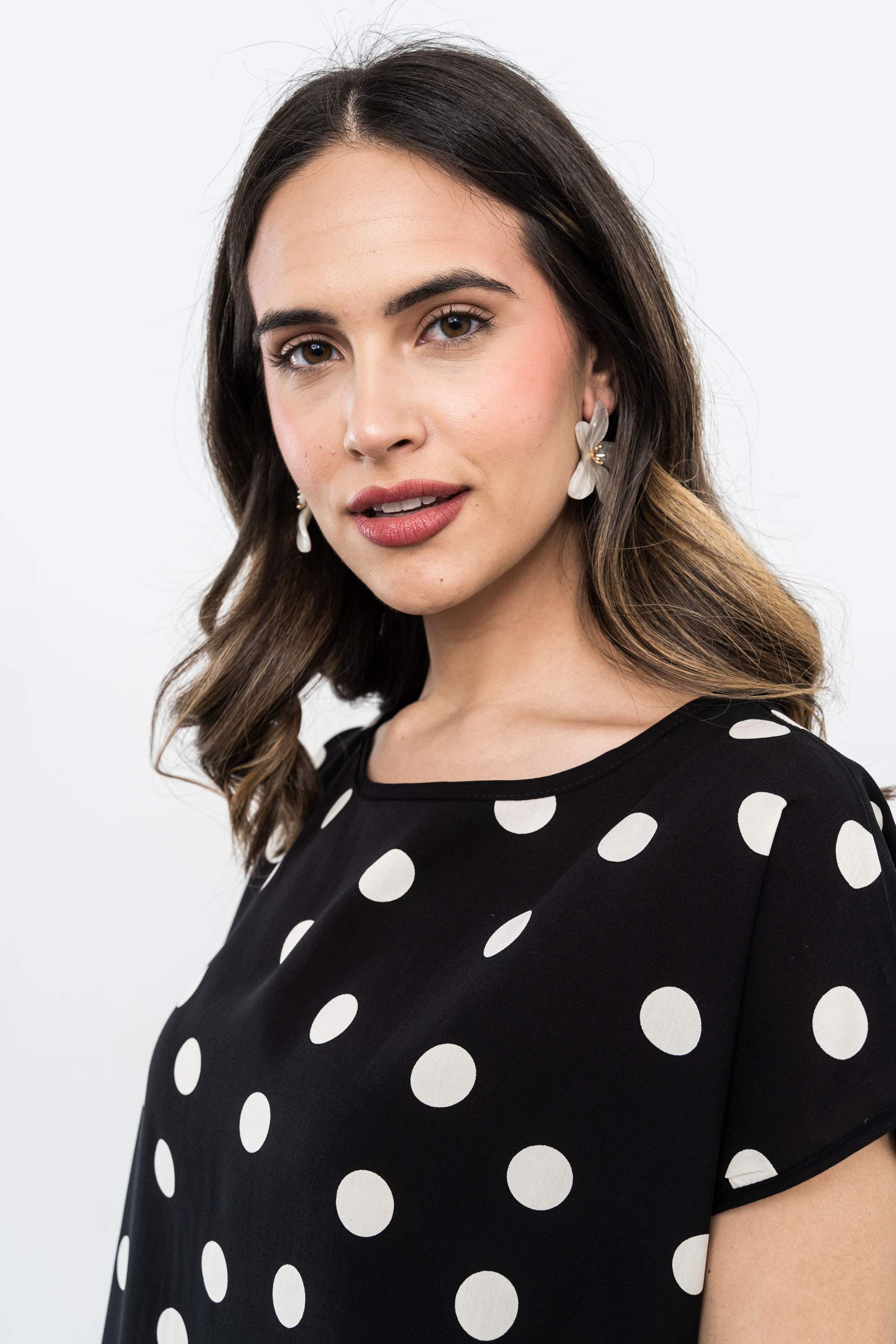 BLUSA TOPOS NEGRO