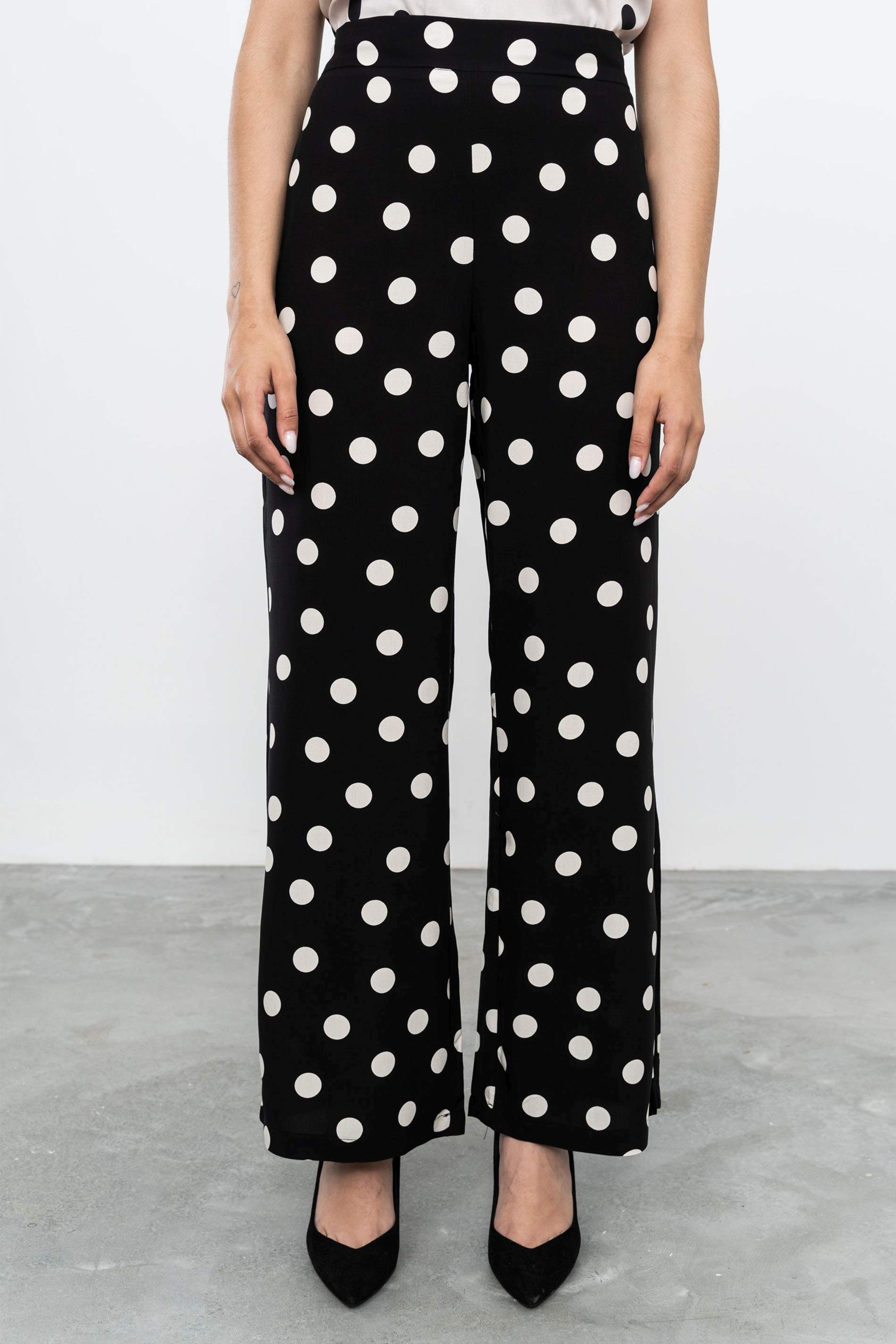 PANTALÓN ESTAMPADO TOPOS