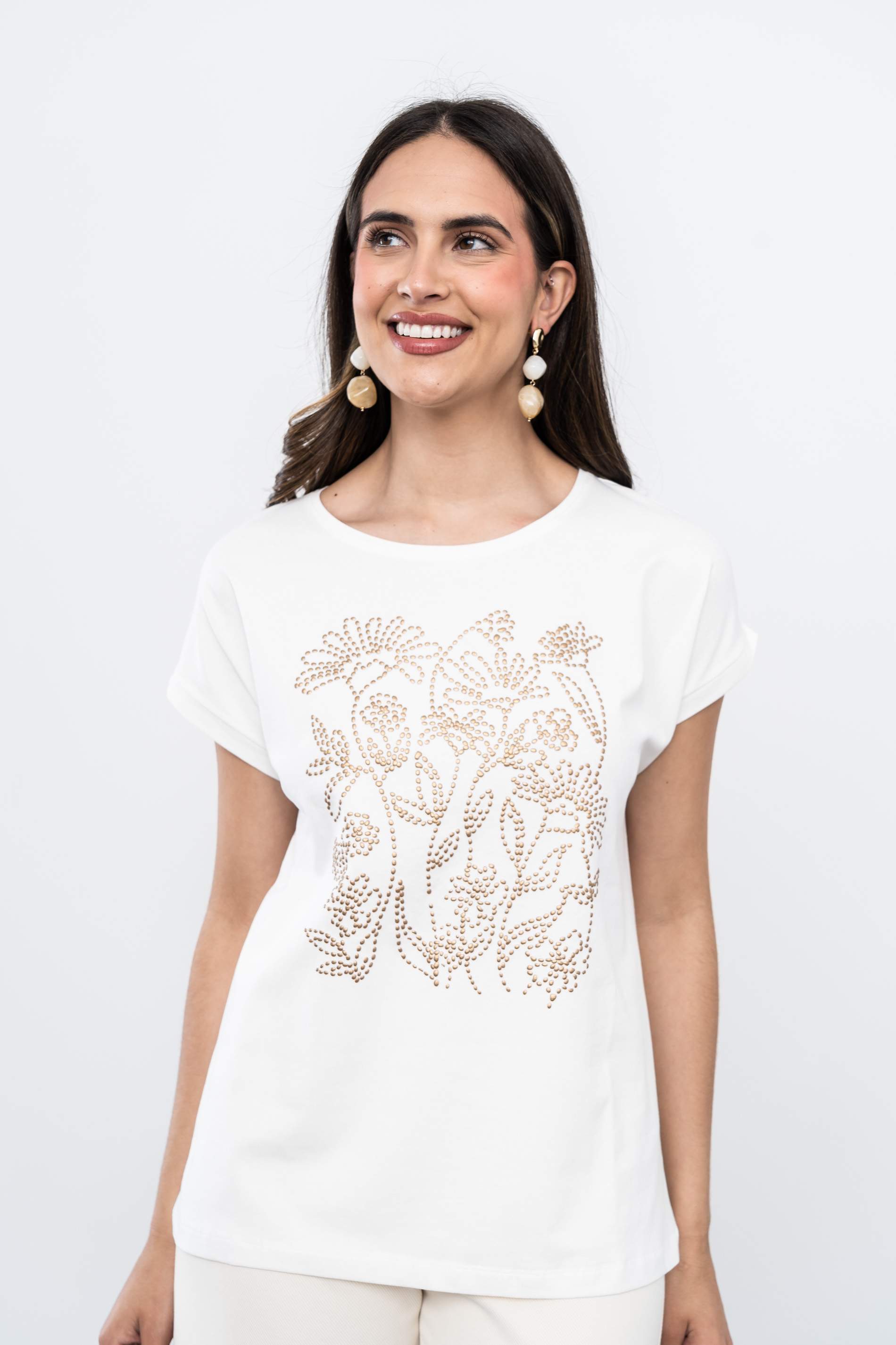 CAMISETA DETALLE RELIEVE CRUDO