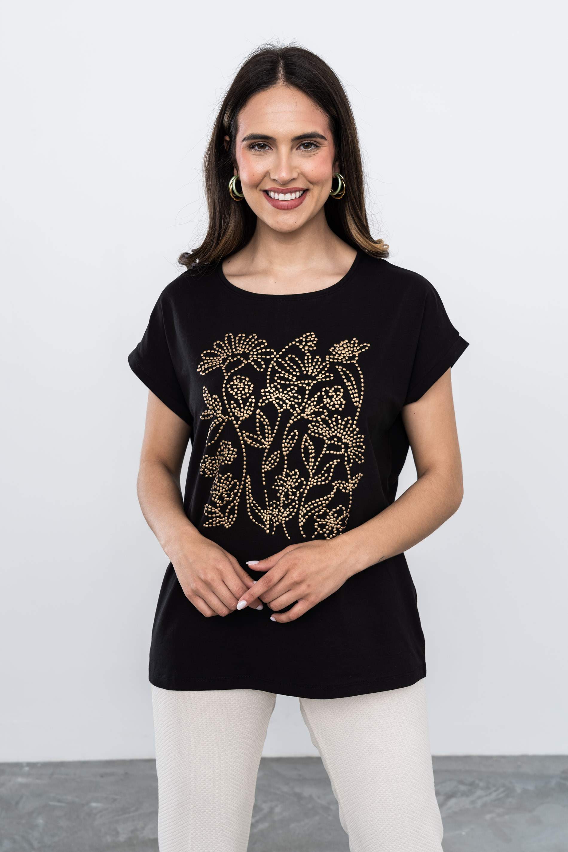 CAMISETA DETALLE RELIEVE NEGRO