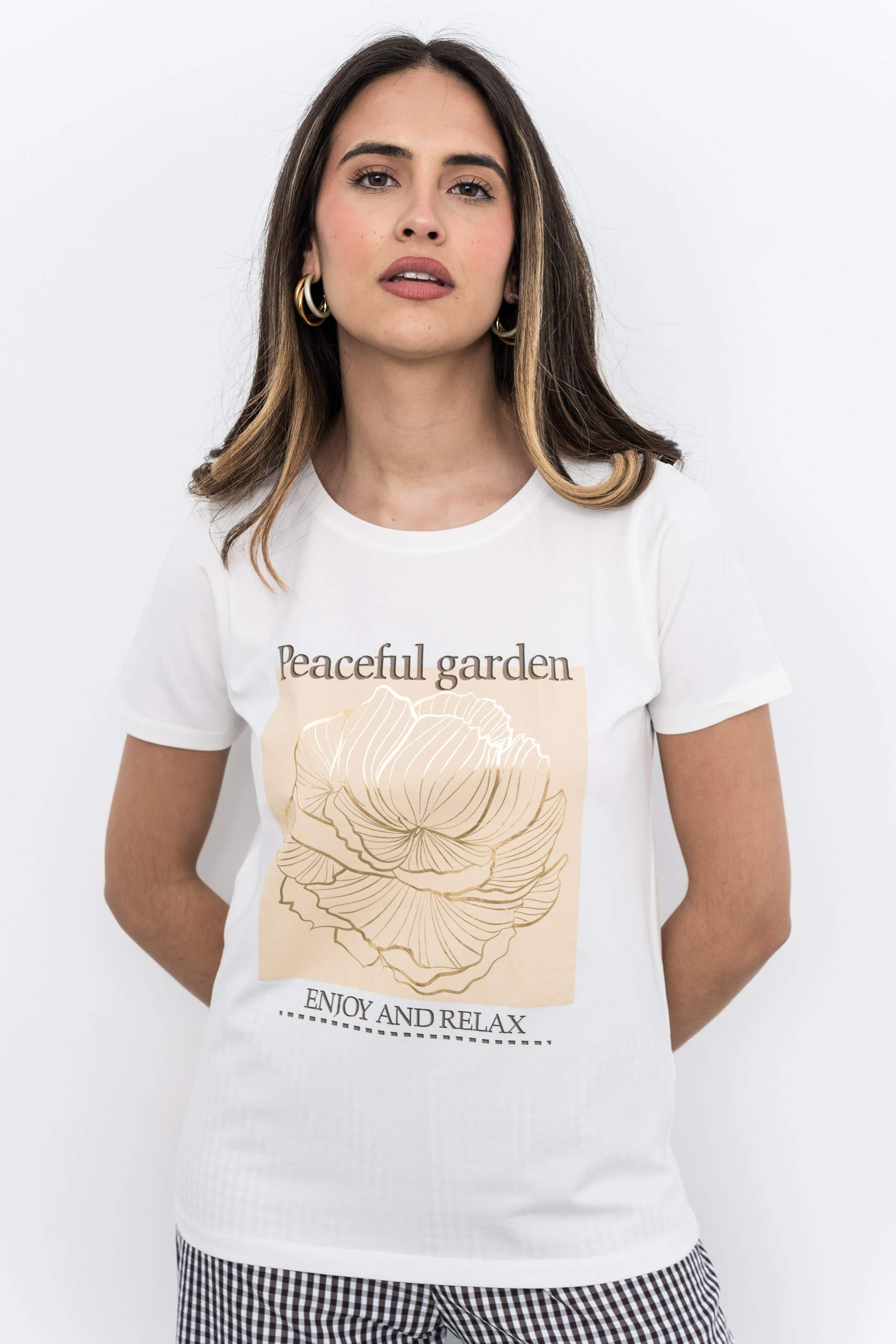 CAMISETA FLOR ORO CRUDO