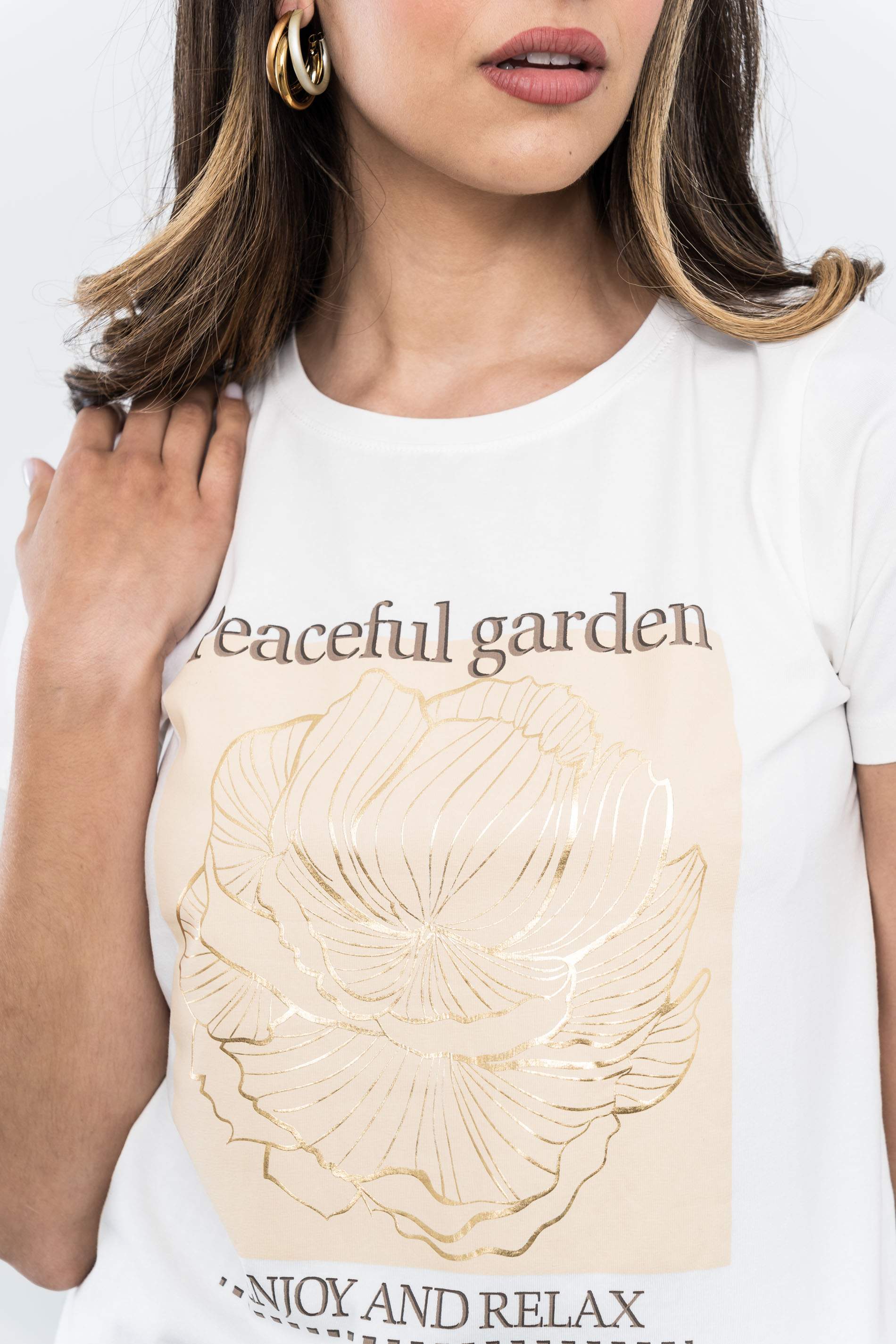 CAMISETA FLOR ORO CRUDO