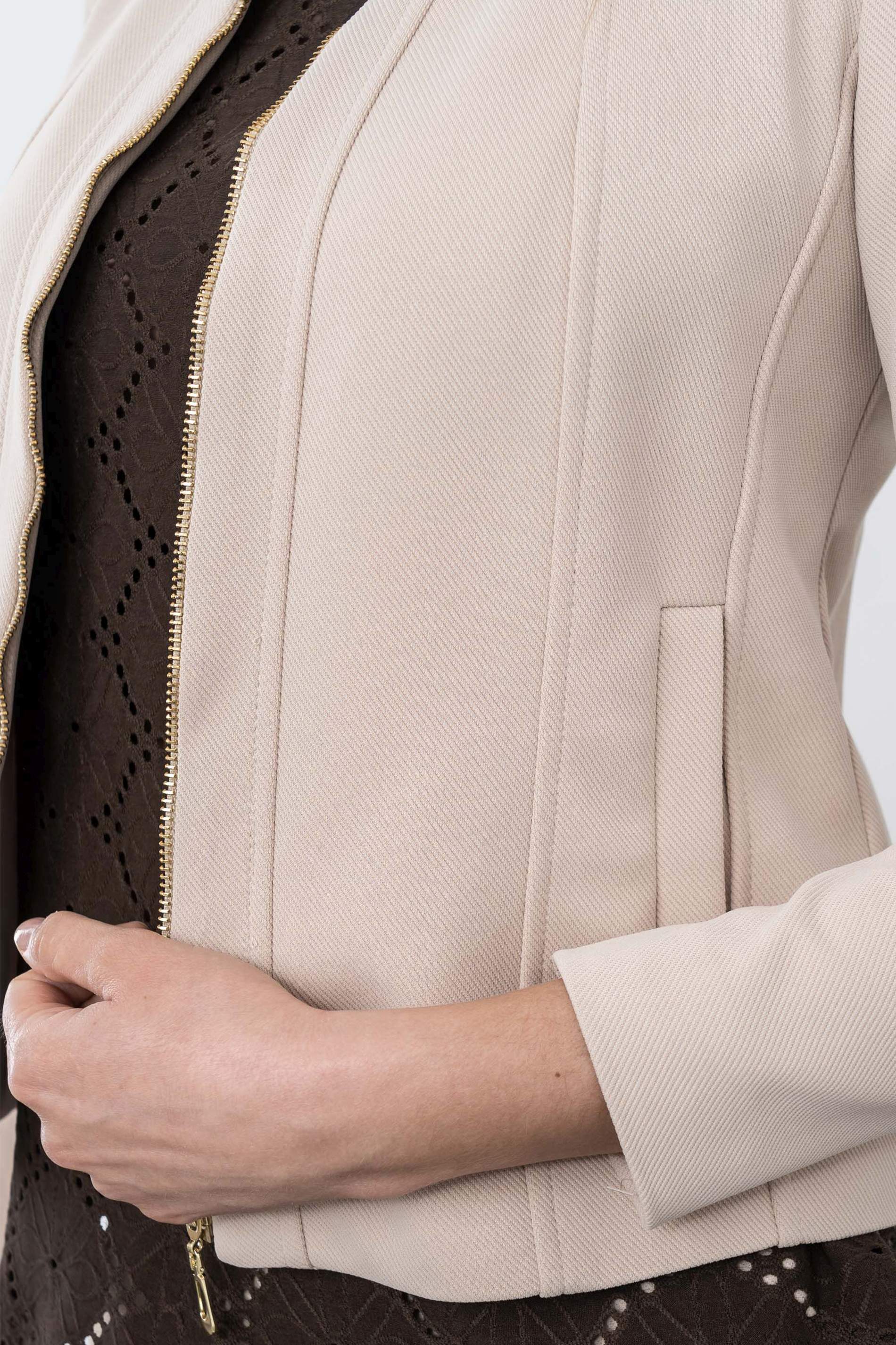 CHAQUETA CORTE CREMALLERA BEIGE