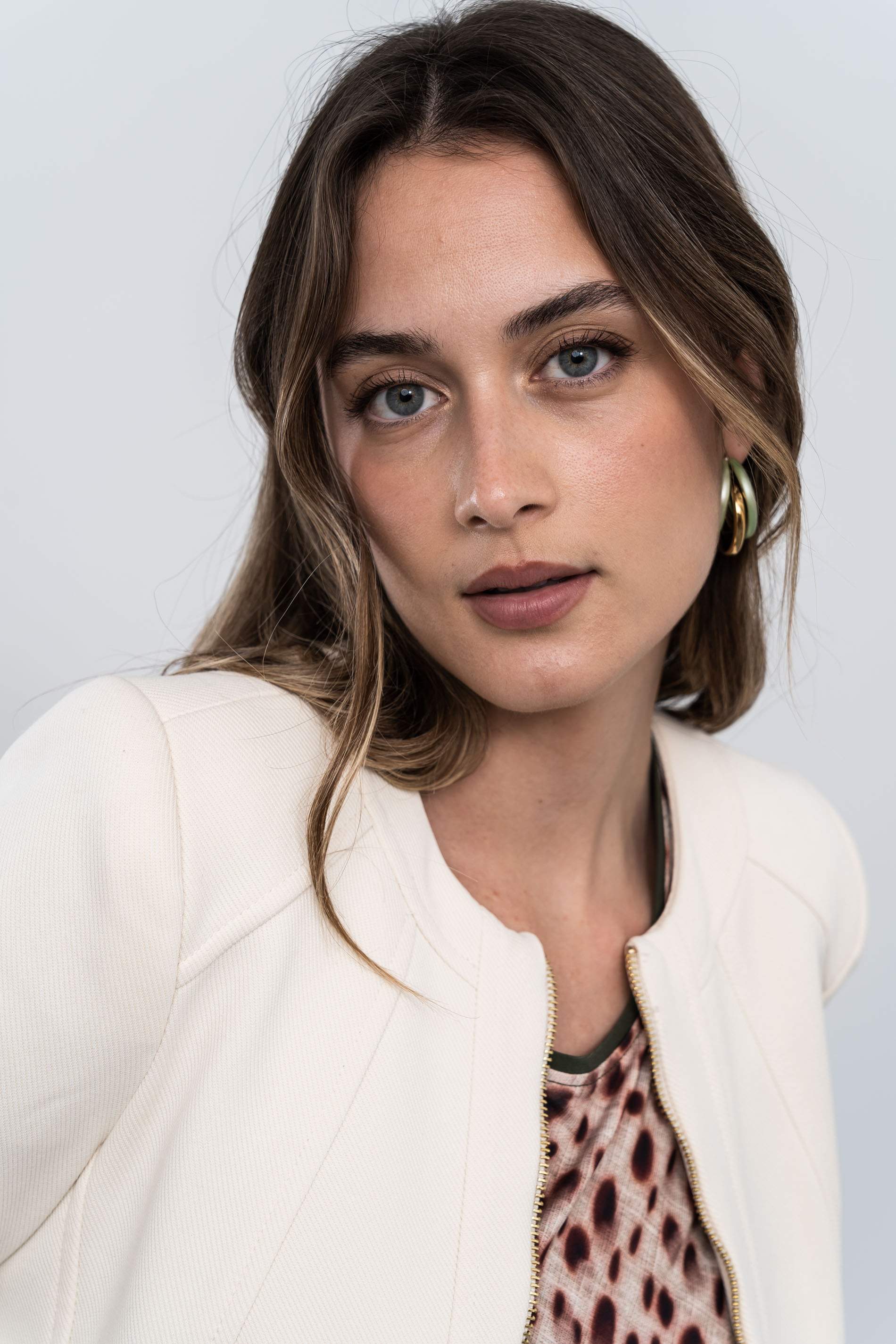 CHAQUETA CORTE CREMALLERA CRUDO