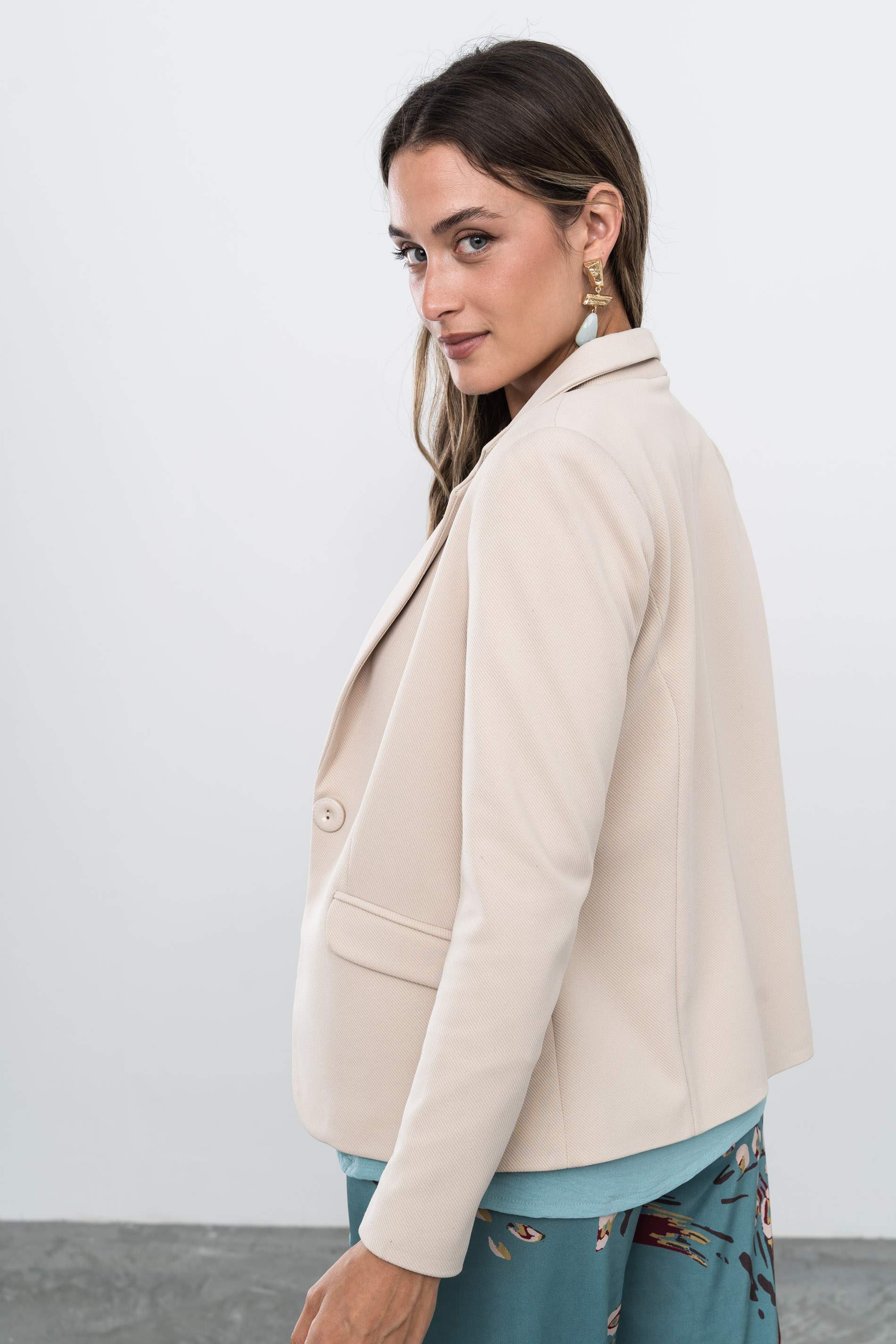 AMERICANA 1 BOTÓN BEIGE