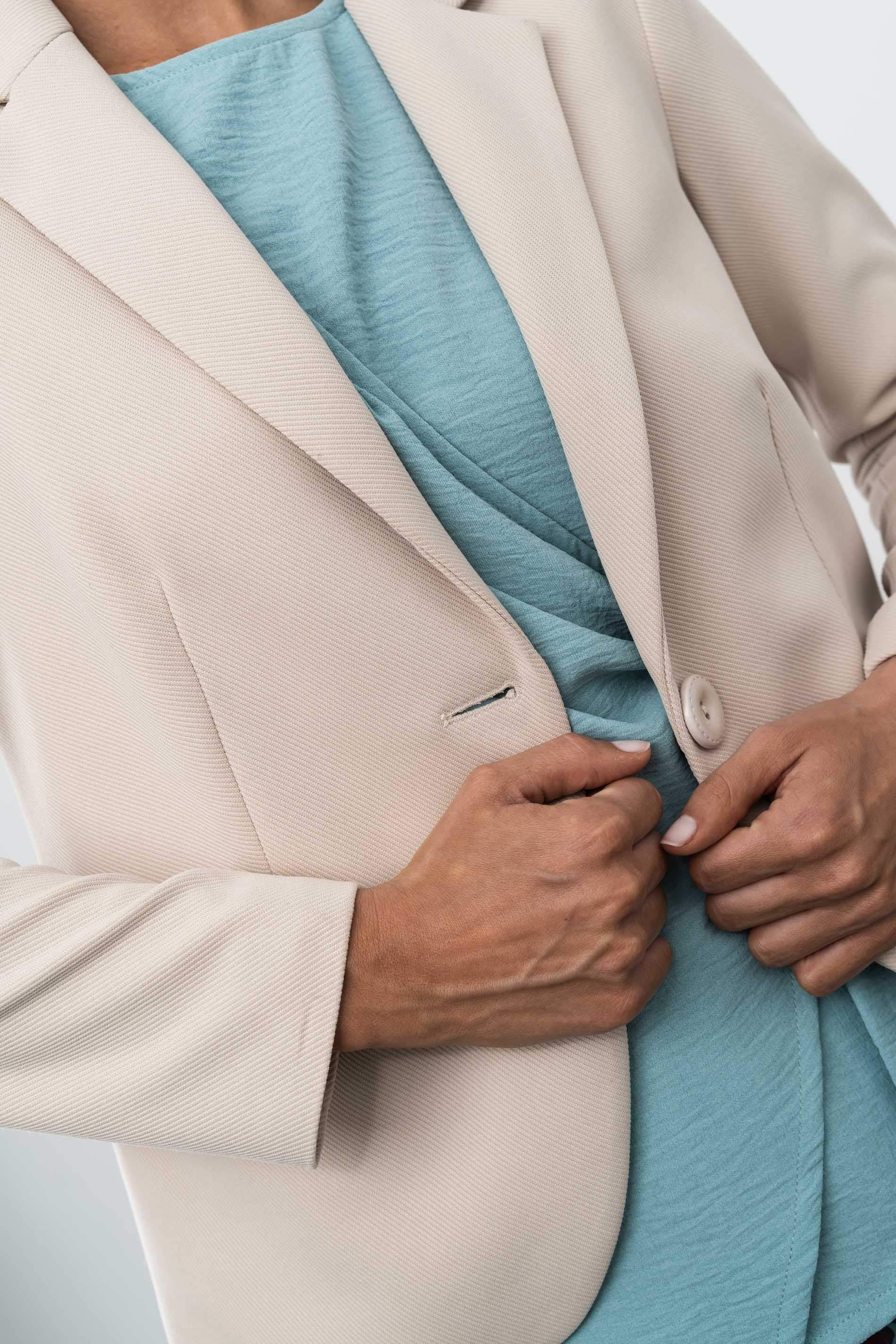 AMERICANA 1 BOTÓN BEIGE