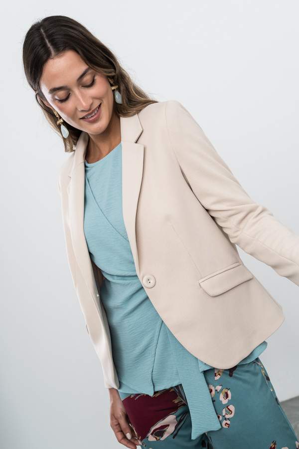 AMERICANA 1 BOTÓN BEIGE