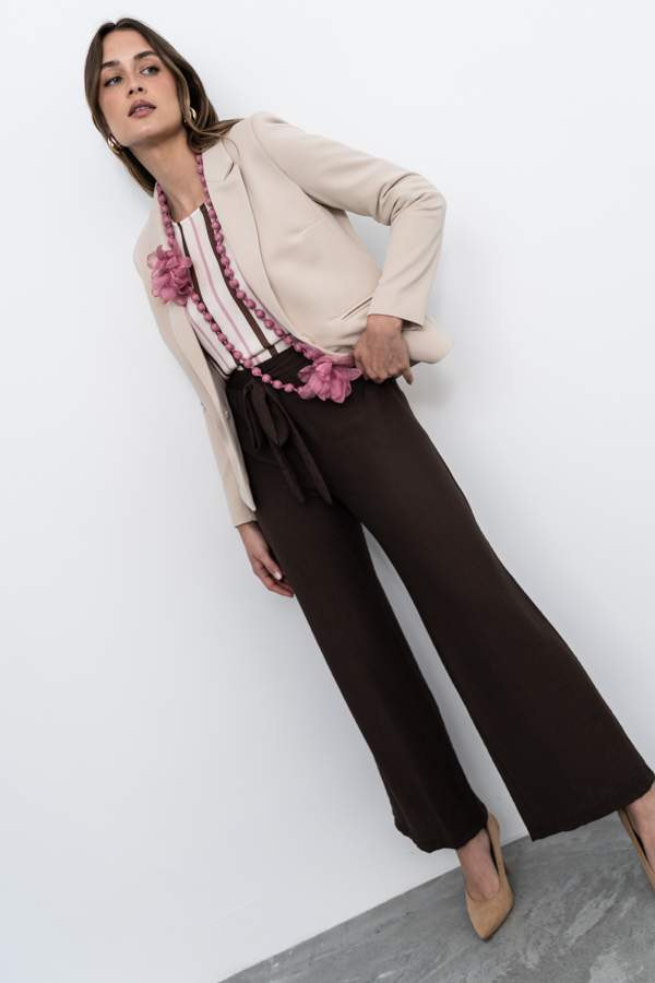 AMERICANA BOTÓN CORTA BEIGE