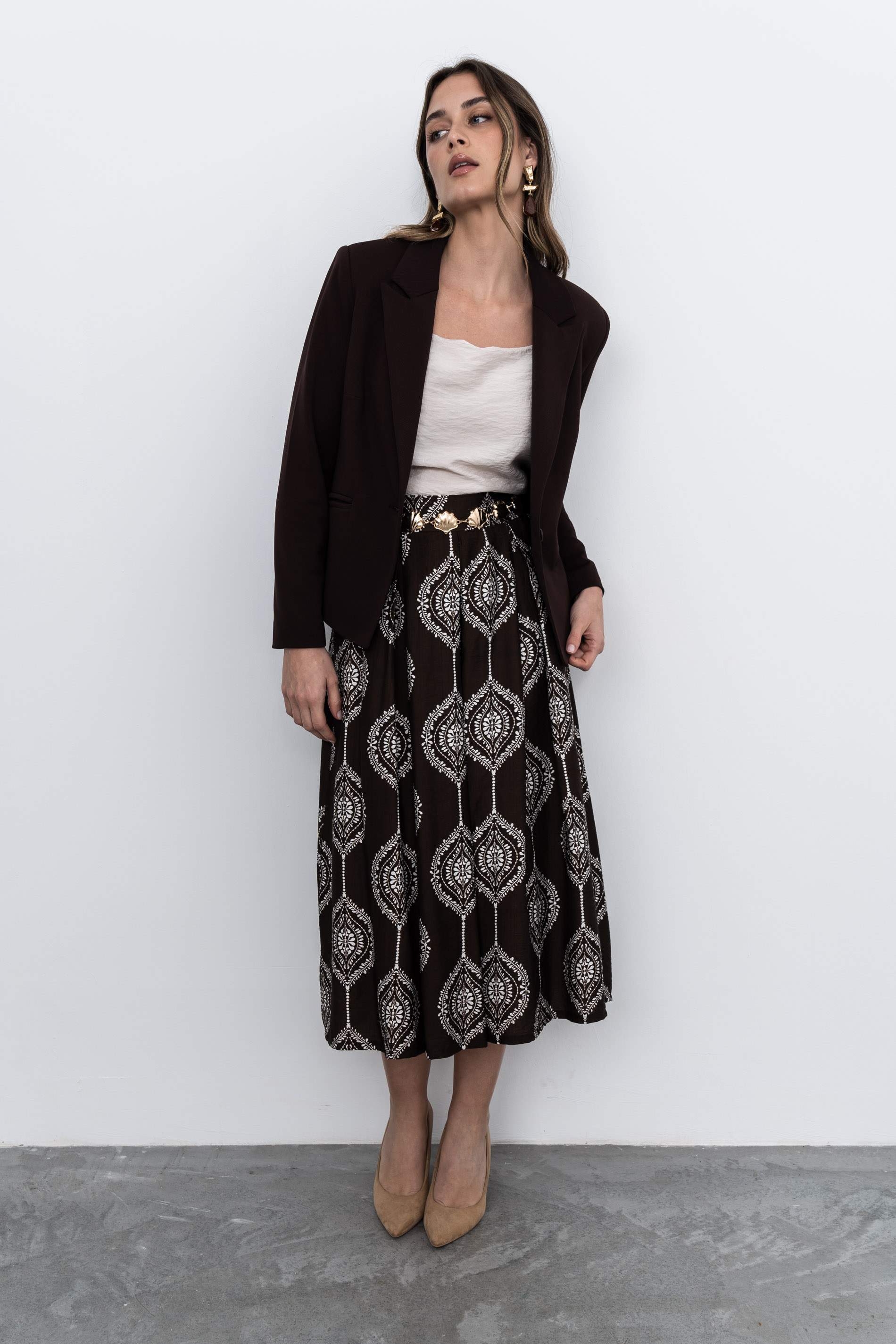 AMERICANA CORTA BOTÓN CHOCOLATE