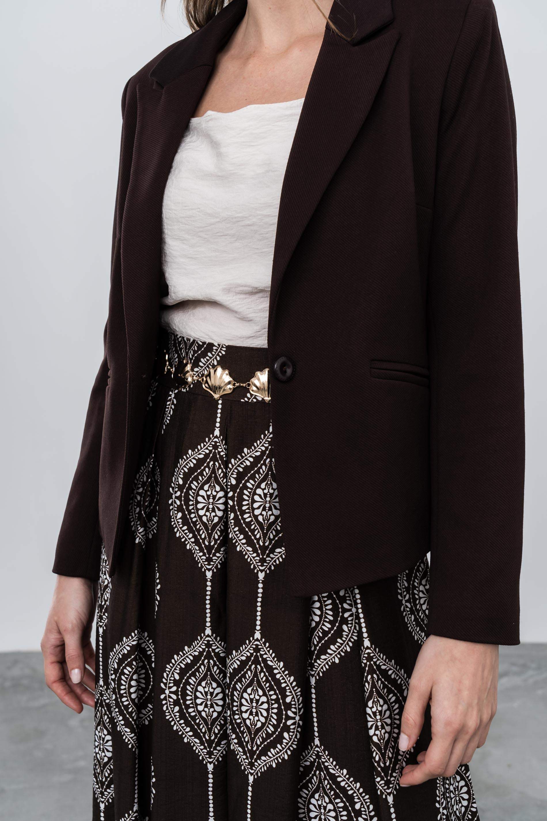 AMERICANA CORTA BOTÓN CHOCOLATE