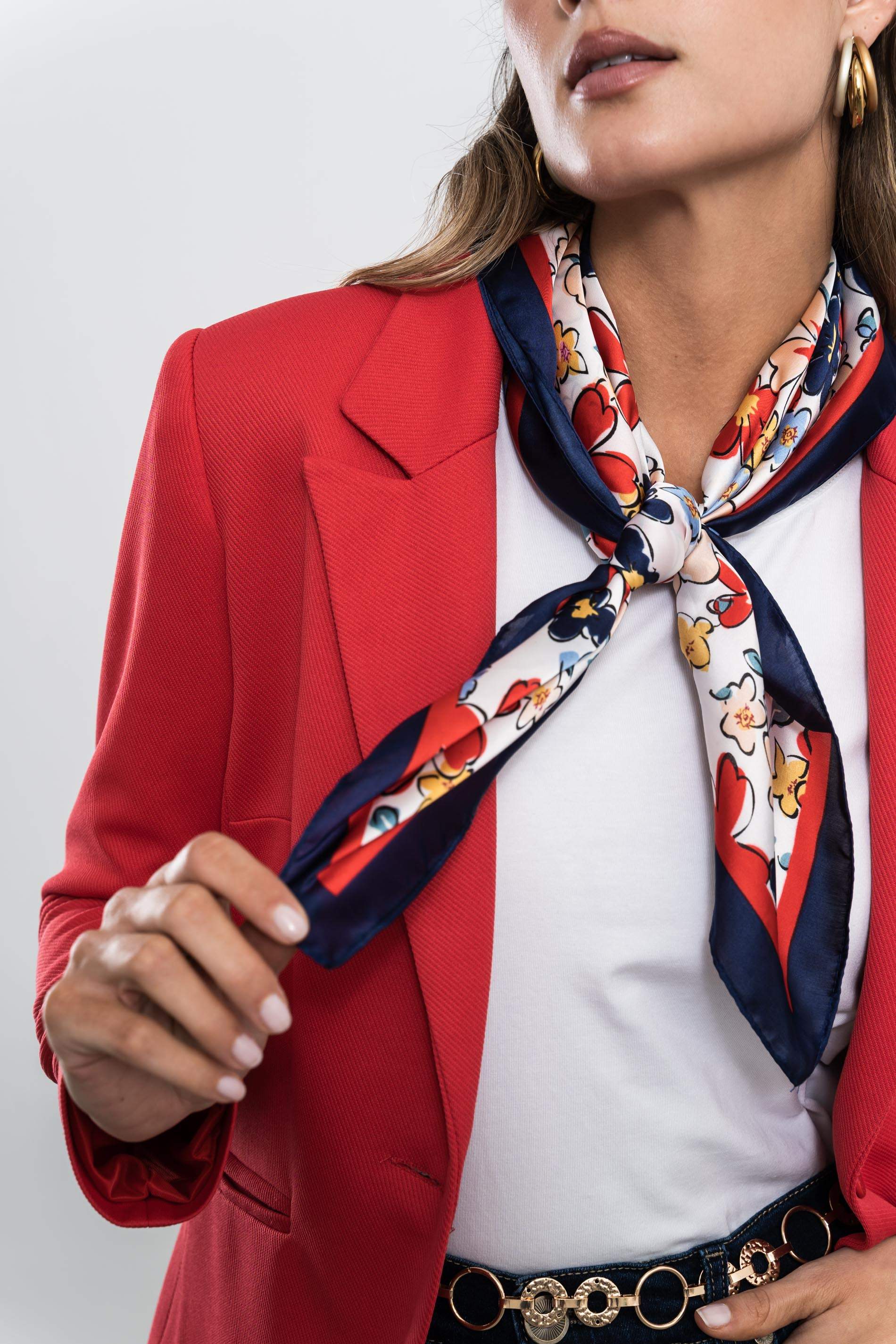 AMERICANA BOTÓN CORTA ROJO