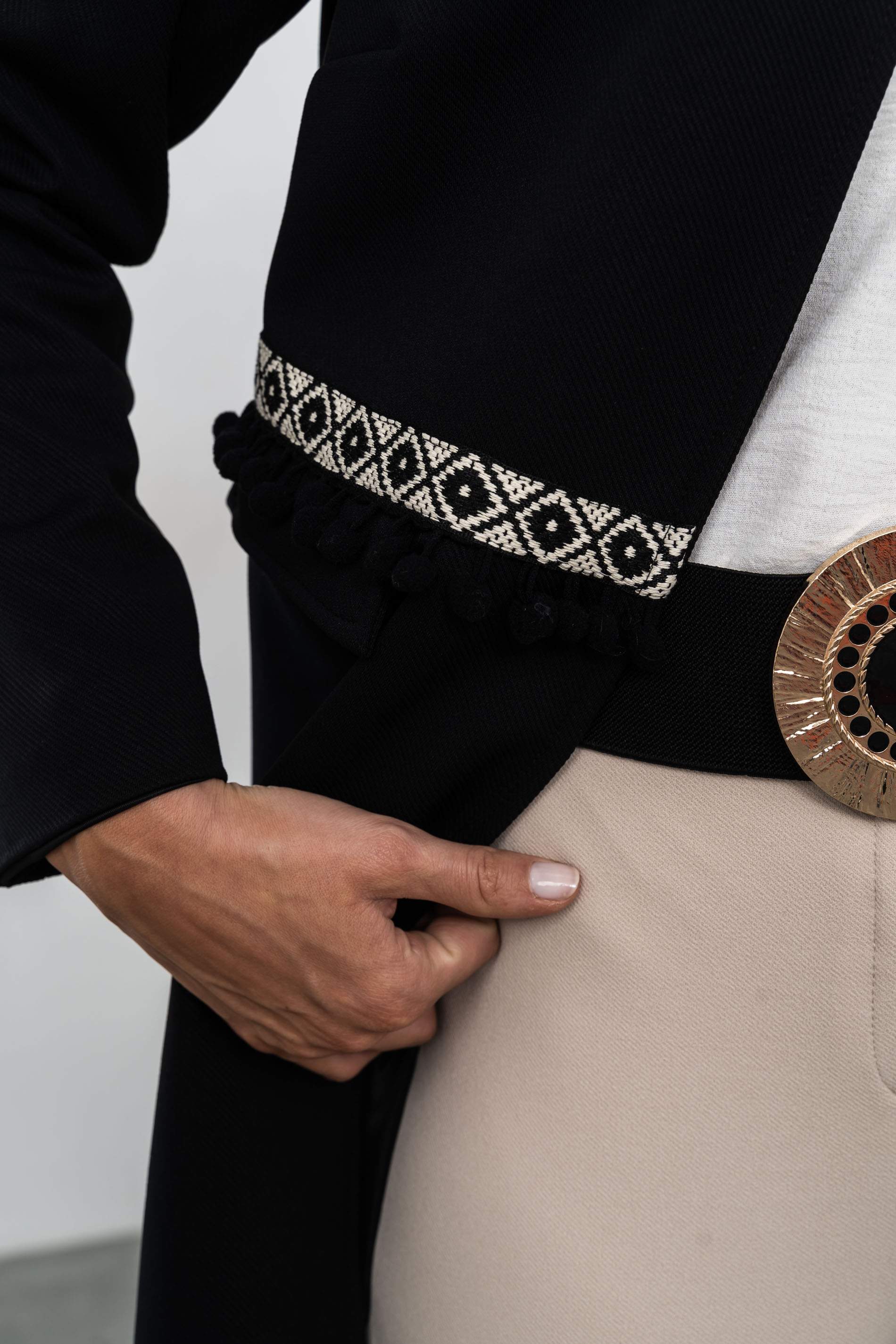 LEVITA ADORNOS MADROÑOS