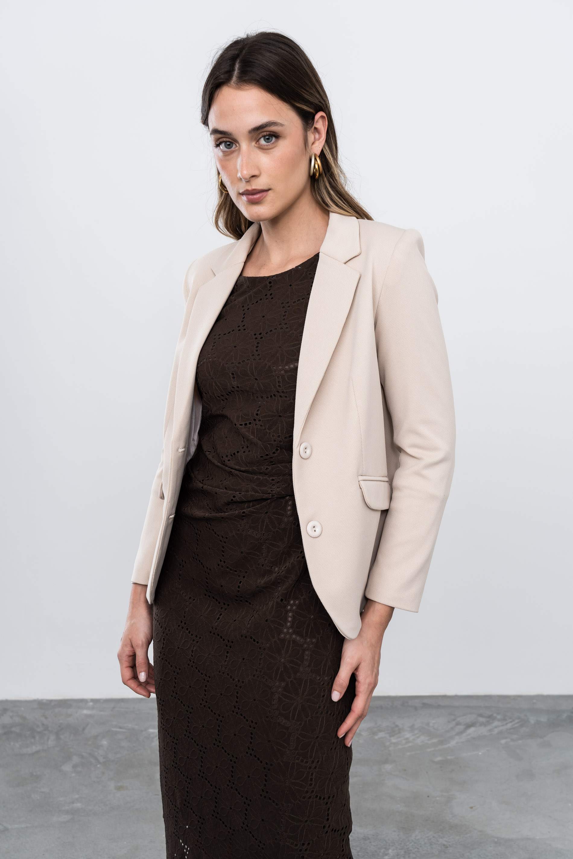 AMERICANA DOBLE BOTÓN BEIGE