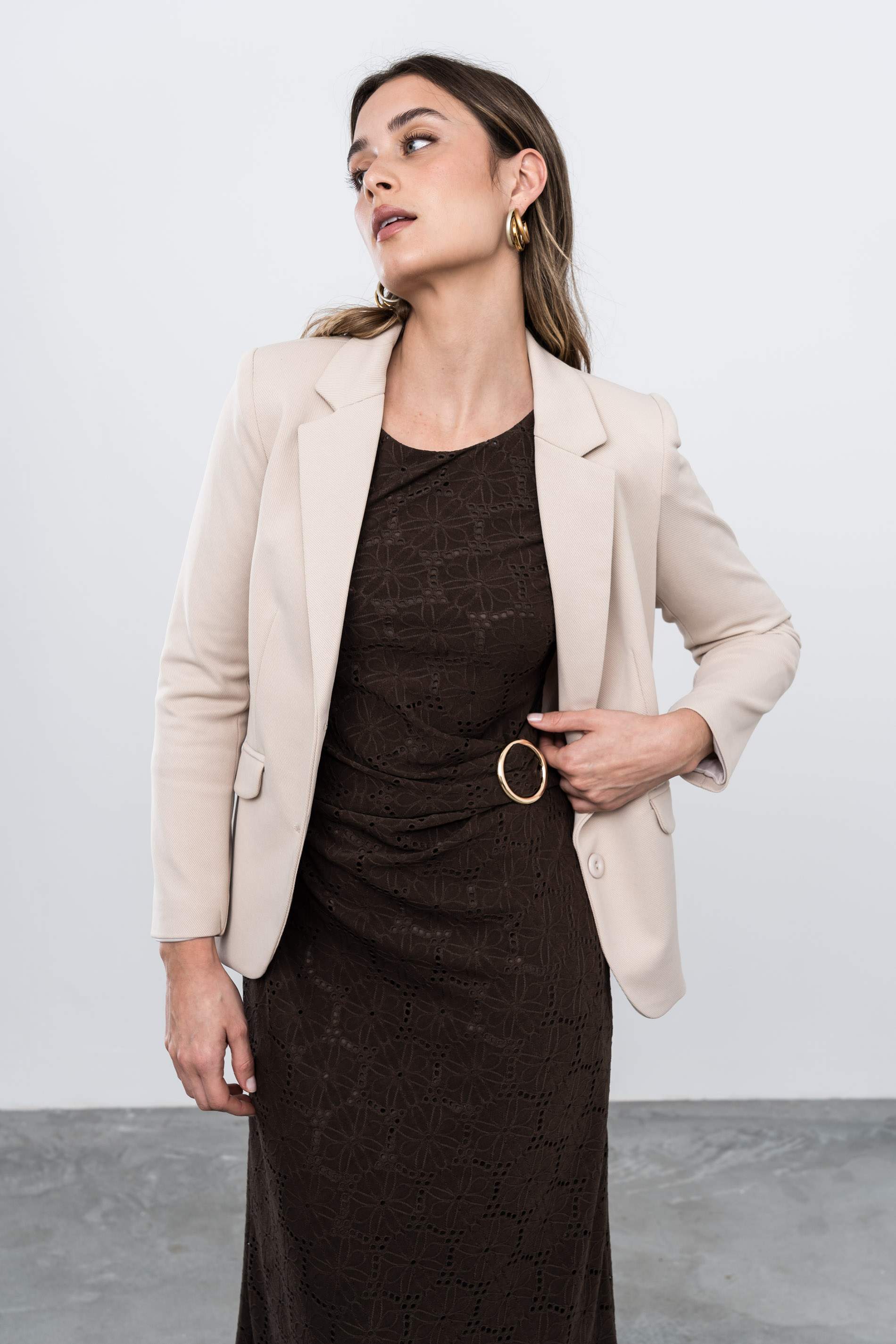 AMERICANA DOBLE BOTÓN BEIGE