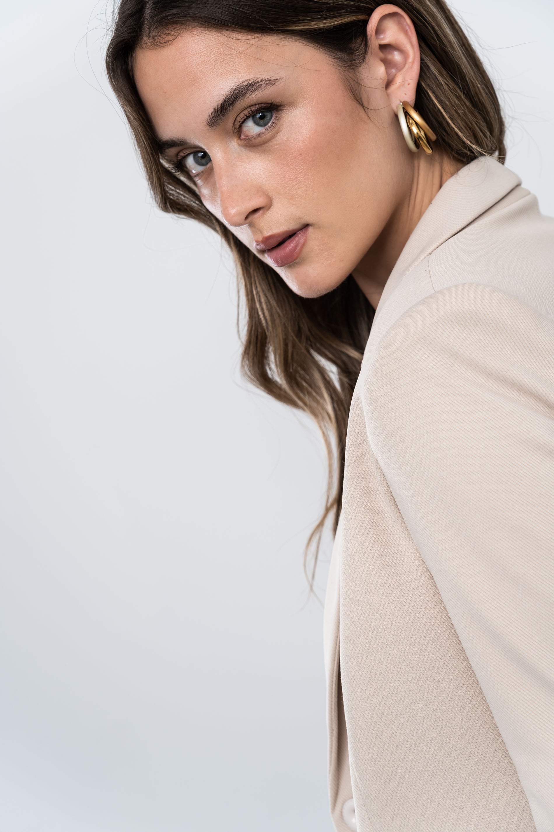 AMERICANA DOBLE BOTÓN BEIGE