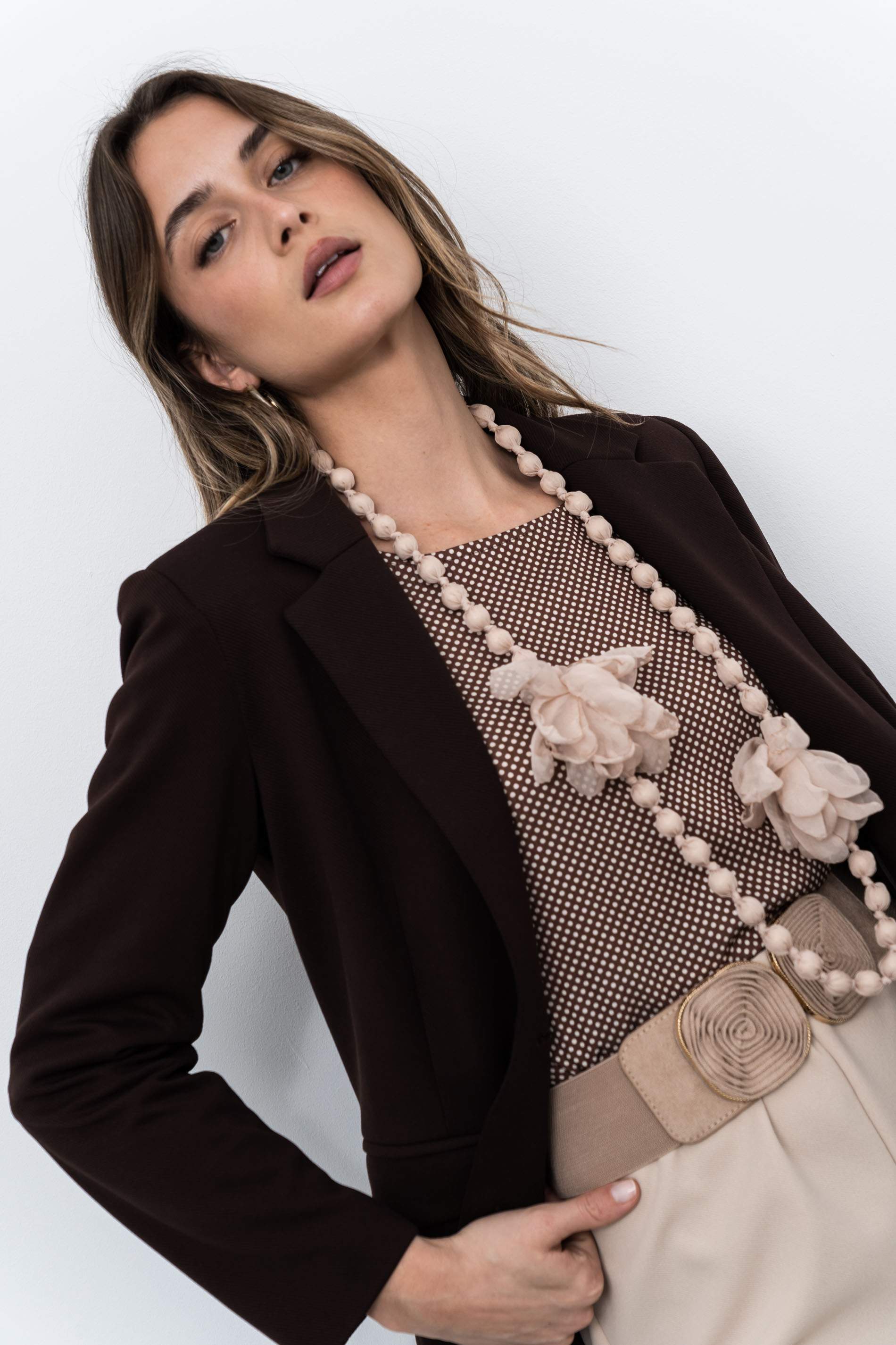 AMERICANA DOBLE BOTÓN CHOCOLATE