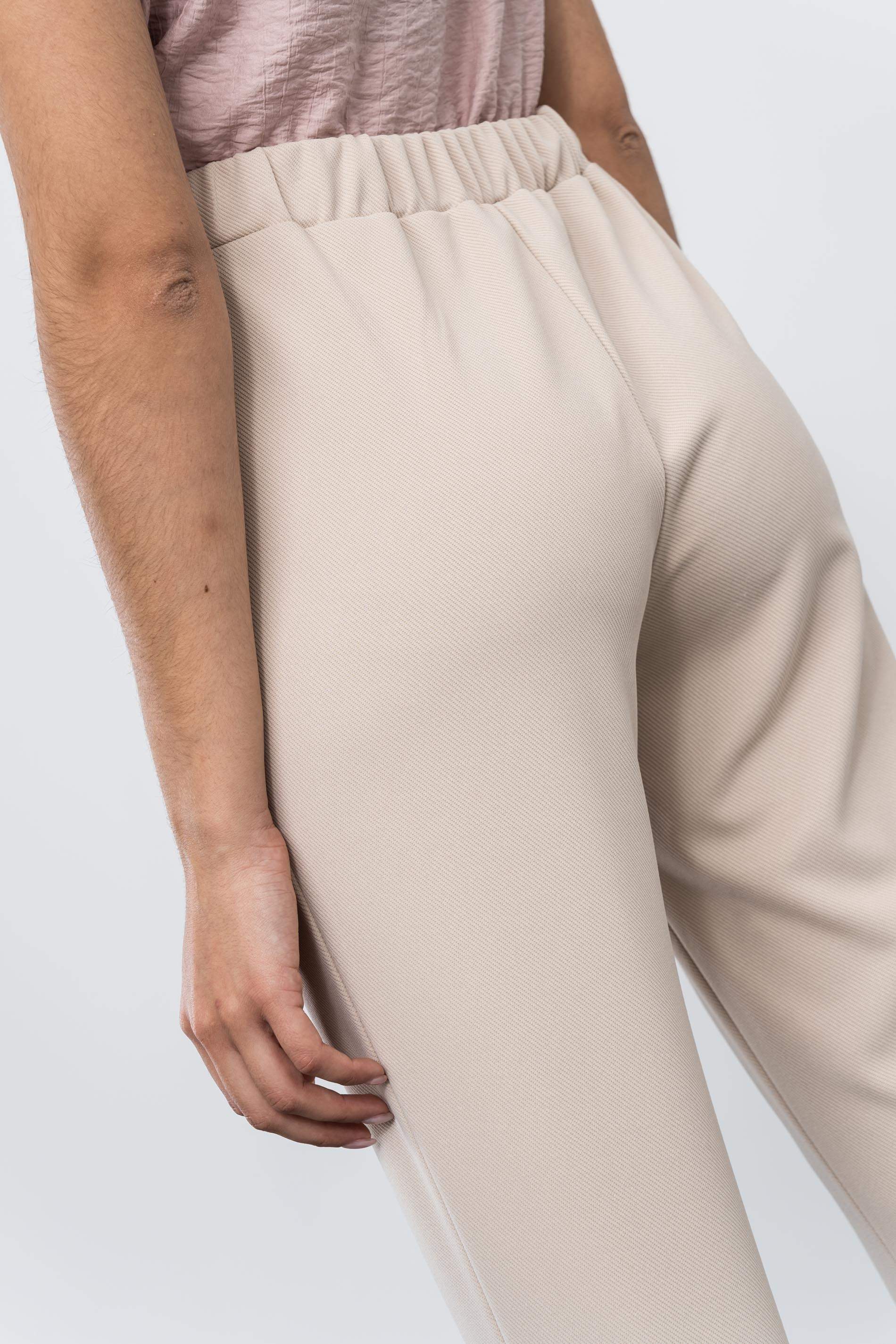 PANTALÓN RECTO BEIGE