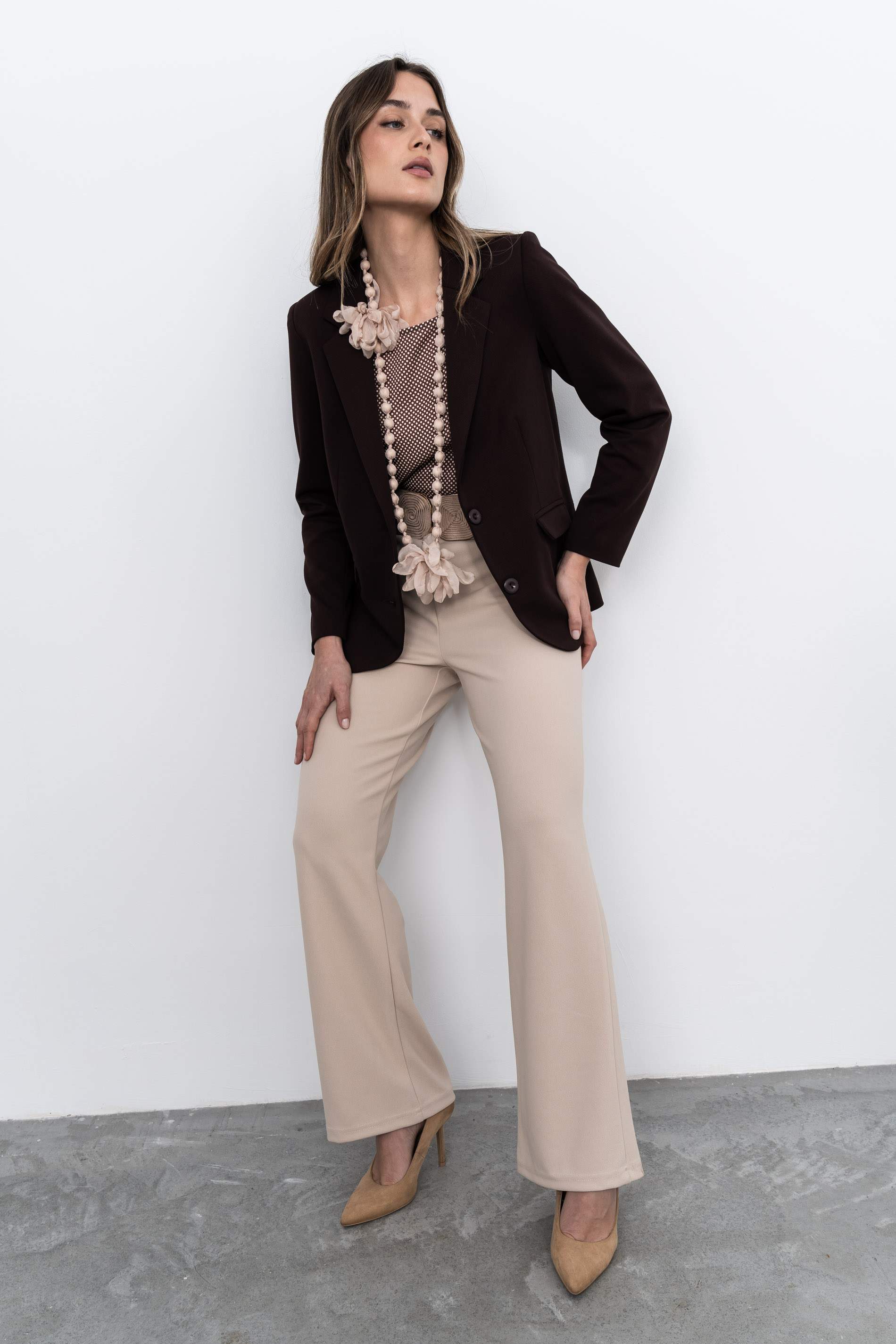 PANTALÓN RECTO GOMA ARENA