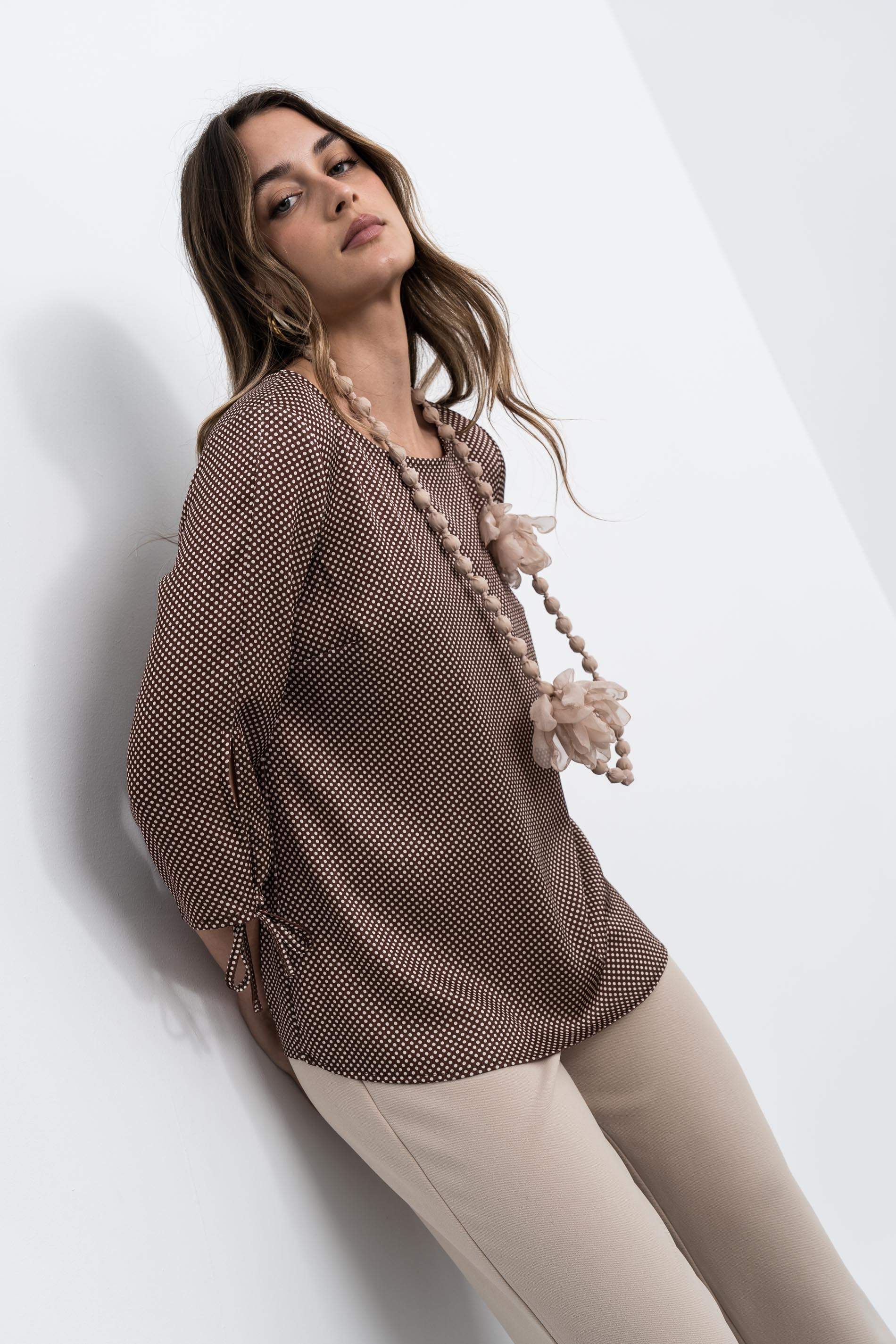 PANTALÓN RECTO GOMA ARENA