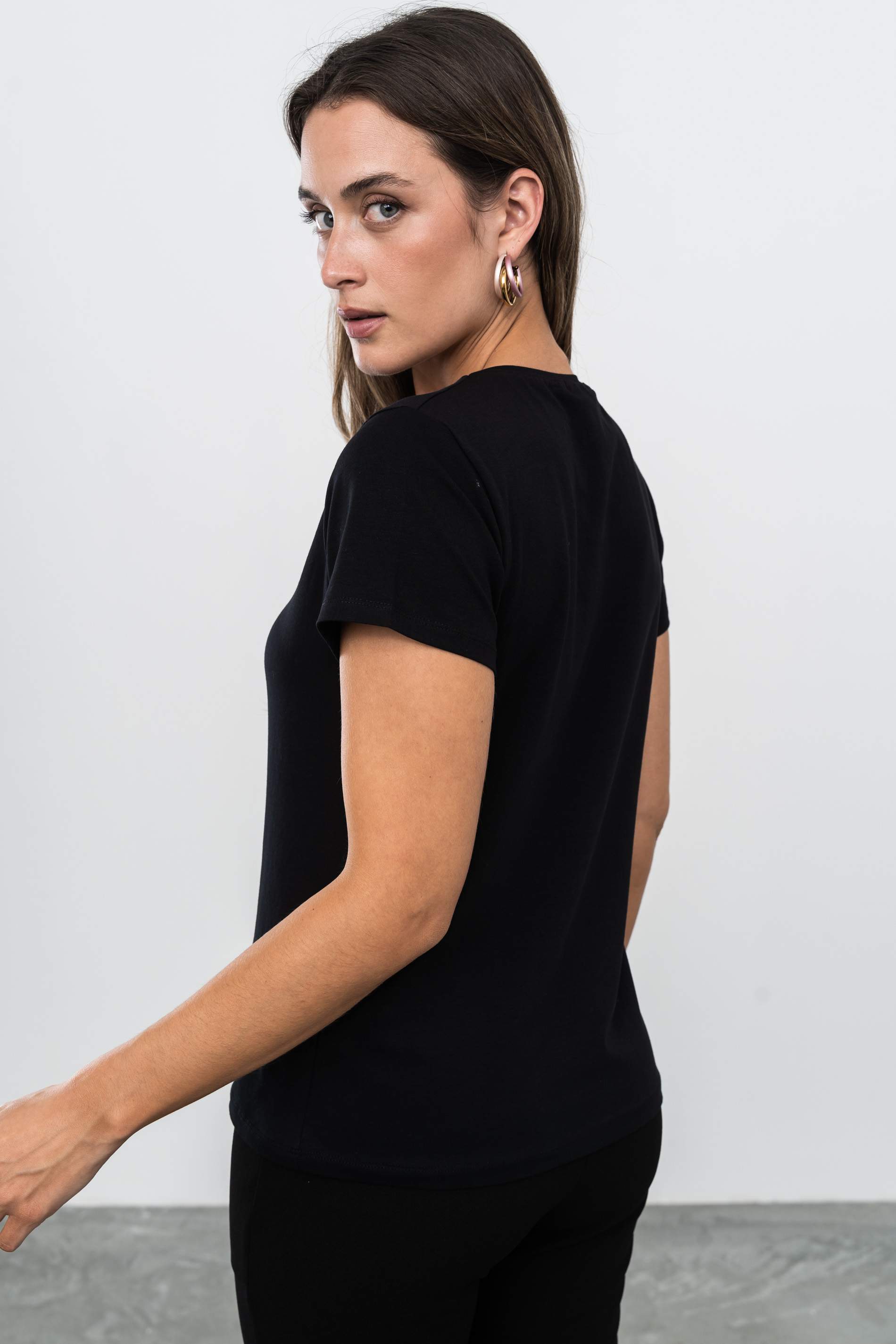 CAMISETA BÁSICA MANGA CORTA NEGRO