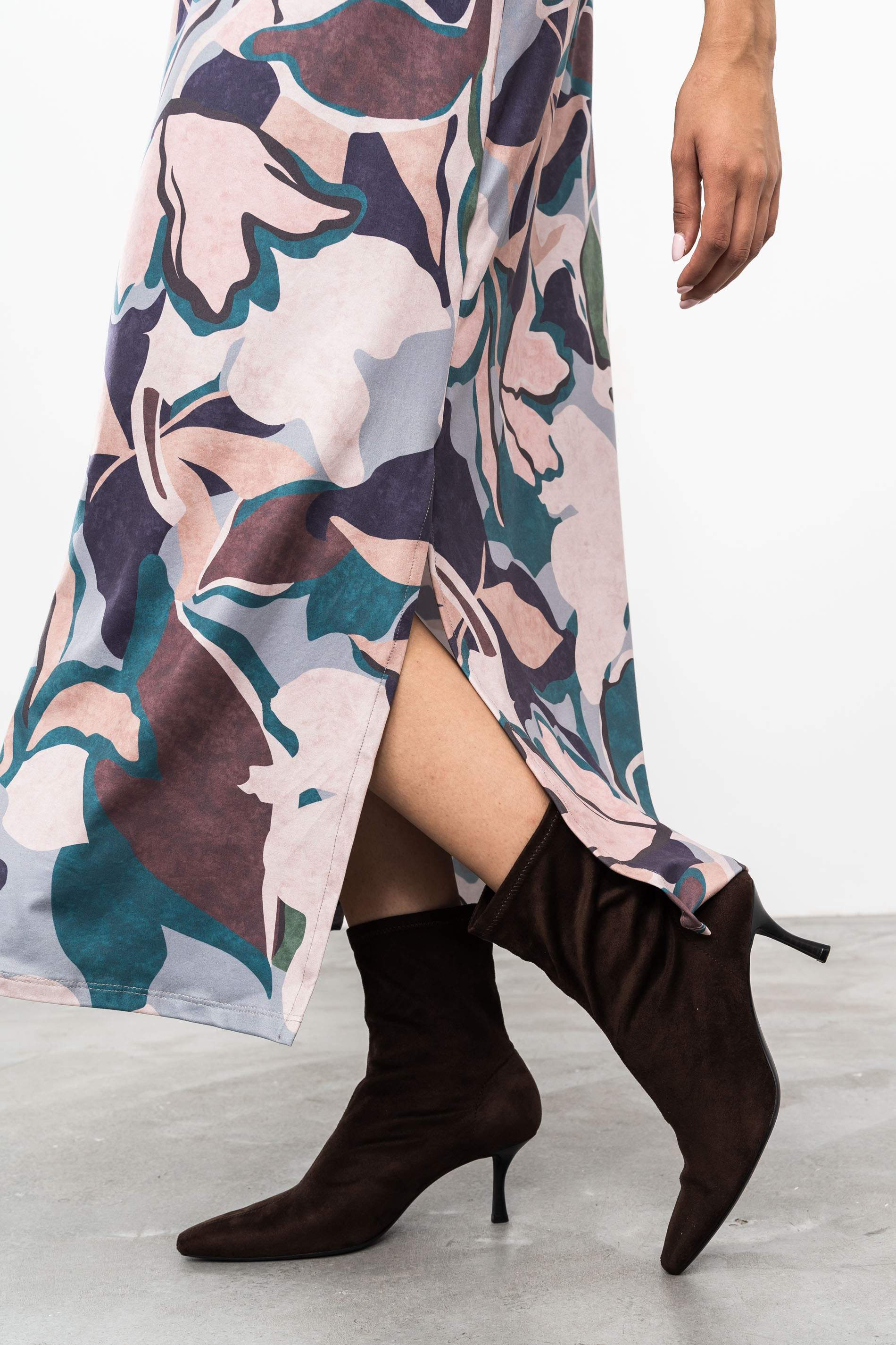 VESTIDO LARGO PLIEGUE HOJAS