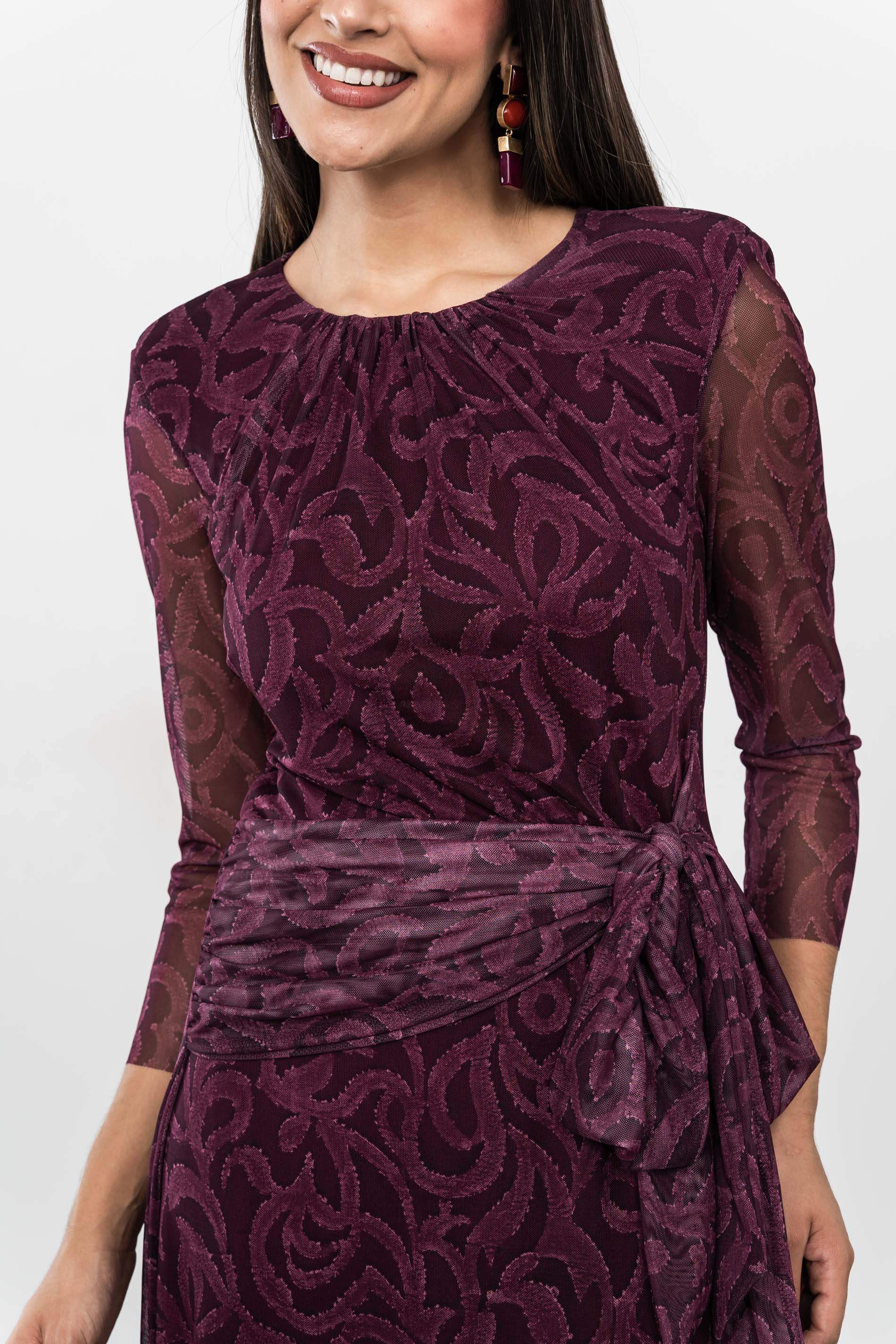 VESTIDO TUL LAZO ESTAMPADO BURDEOS