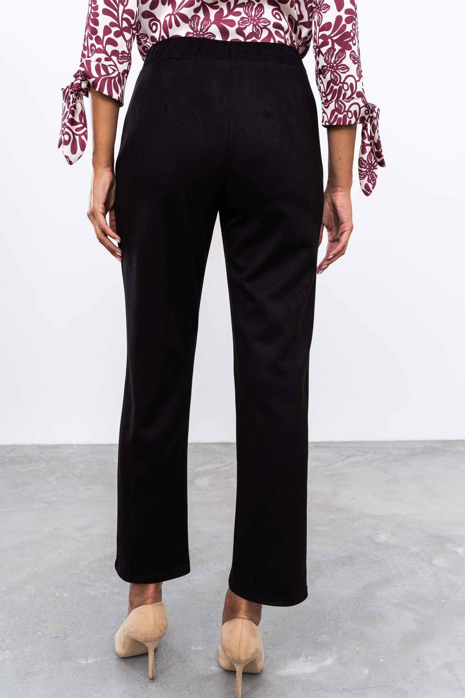 PANTALON DETALLE METAL NEGRO